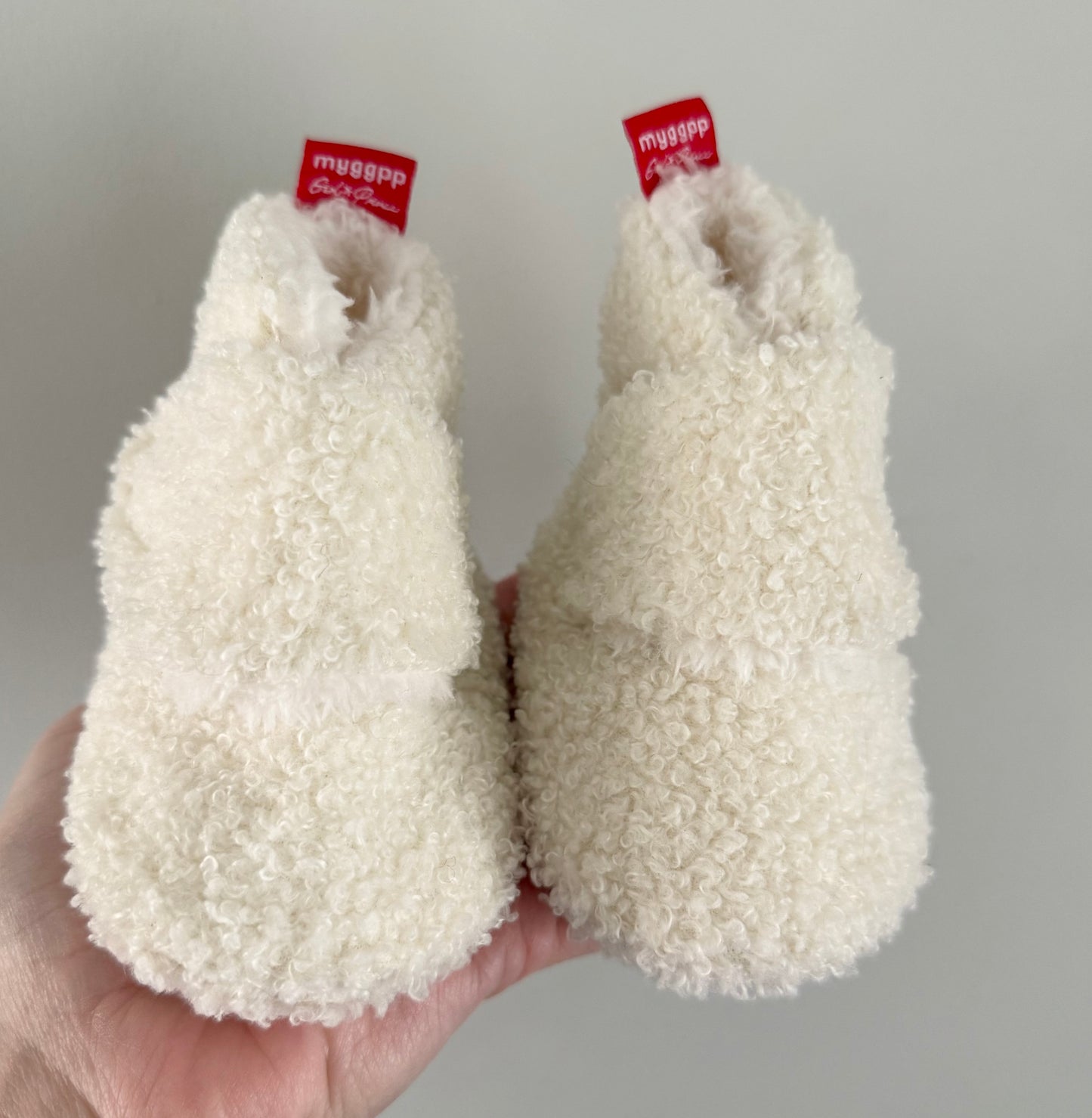 Myggpp White Sherpa Booties (1)