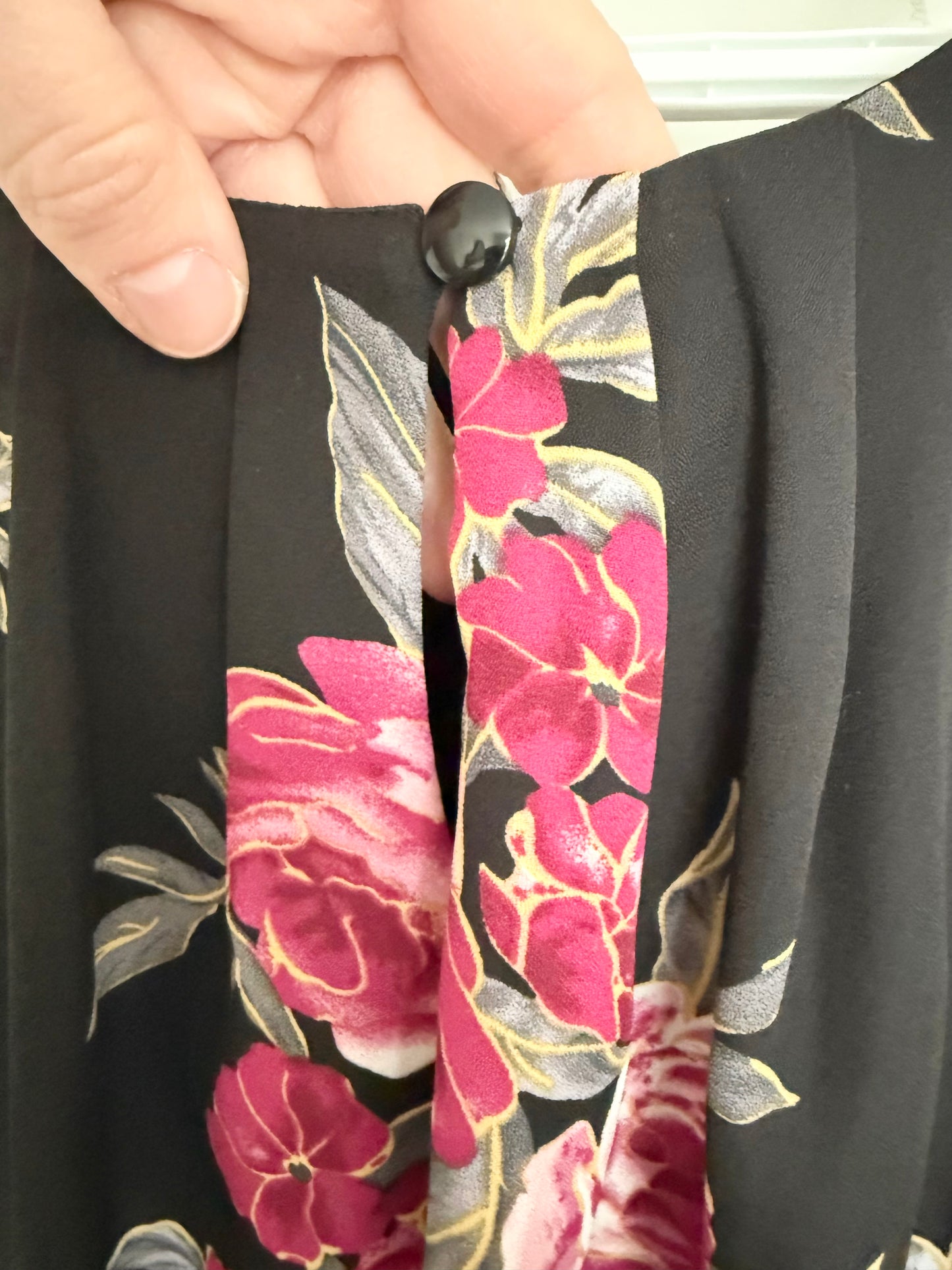 Women’s Eclipse Black Floral Flowy Dress (Large)