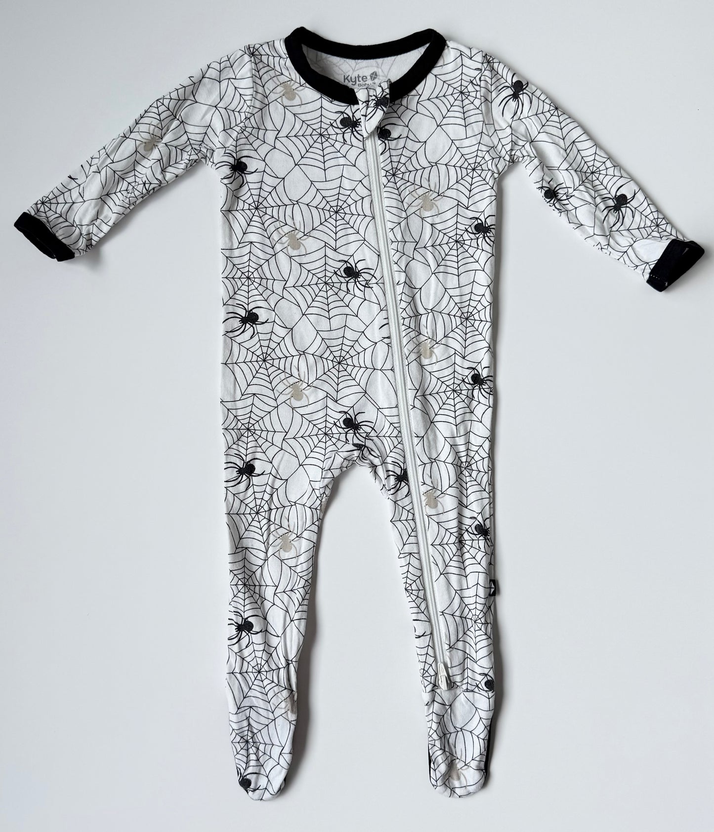 Kyte Spider Zipper Footie Sleeper (3-6 Months)