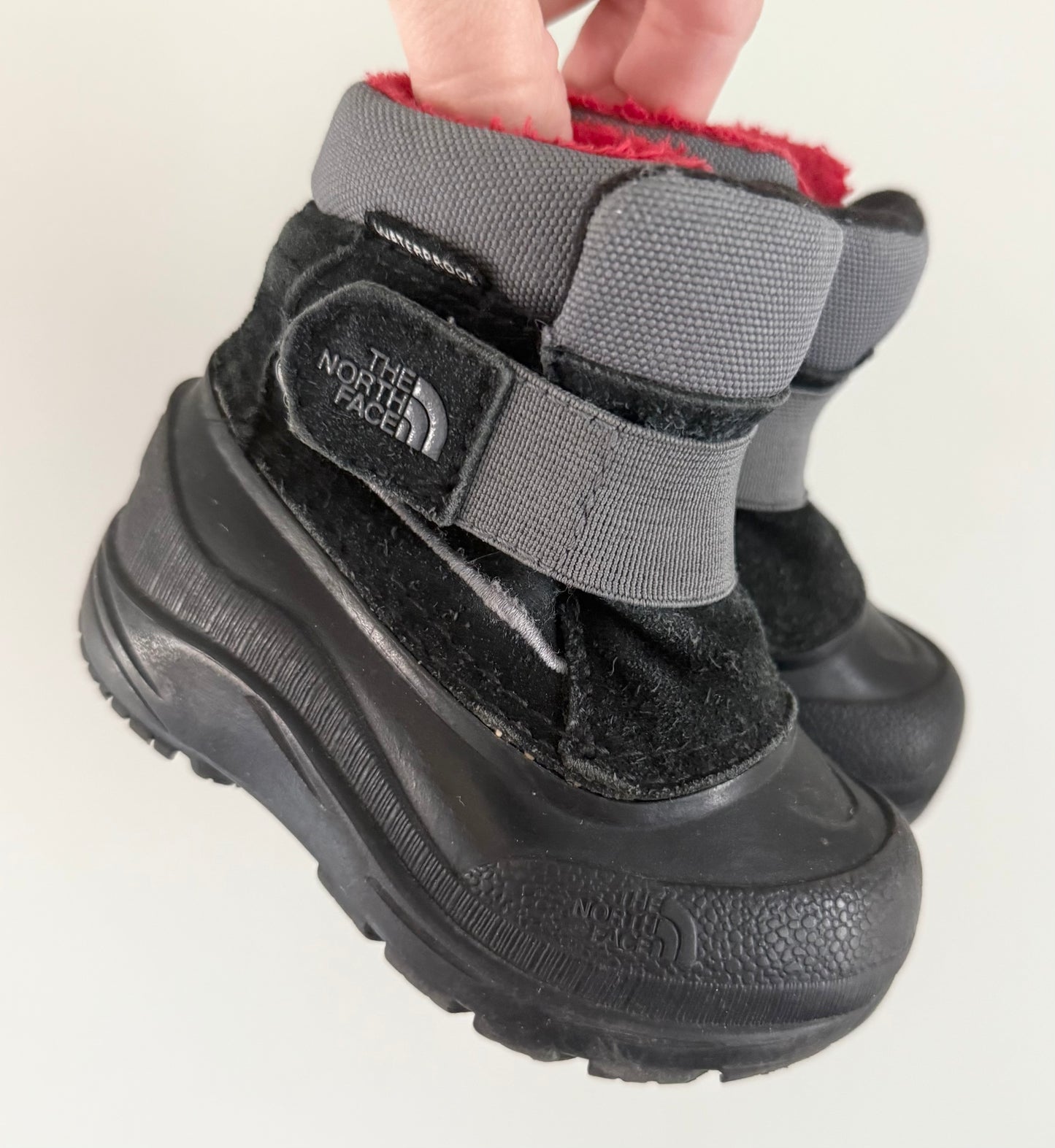 The North Face Alpenglow II Black & Grey Heat Seeker Boots (5)