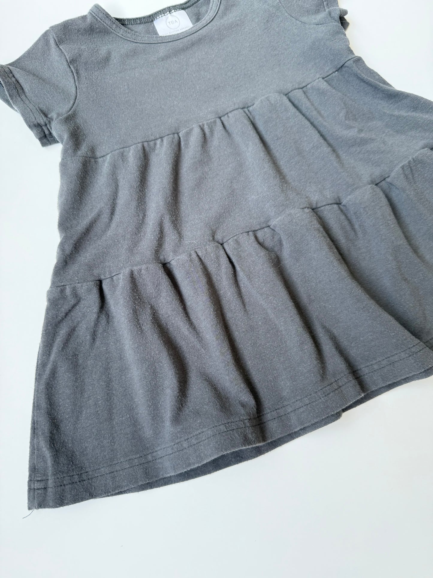 Tiny Button Apparel Dark Grey Tiered Short Sleeve Top (2/3T)