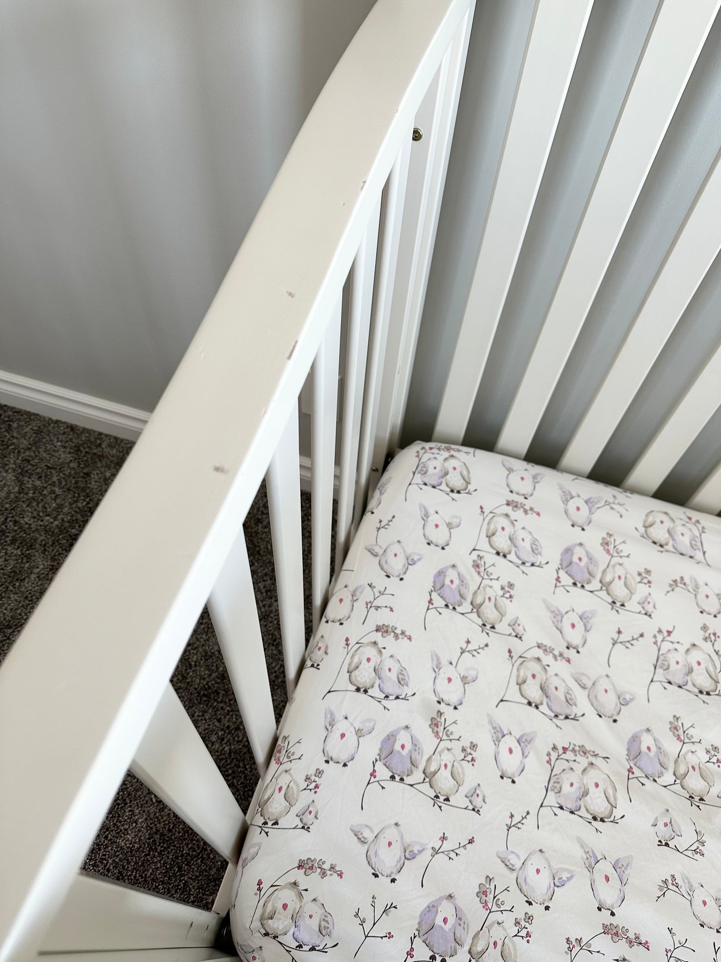 Baby Cache Montana Traditional Wood 4-in-1 Convertible Crib in Glazed White