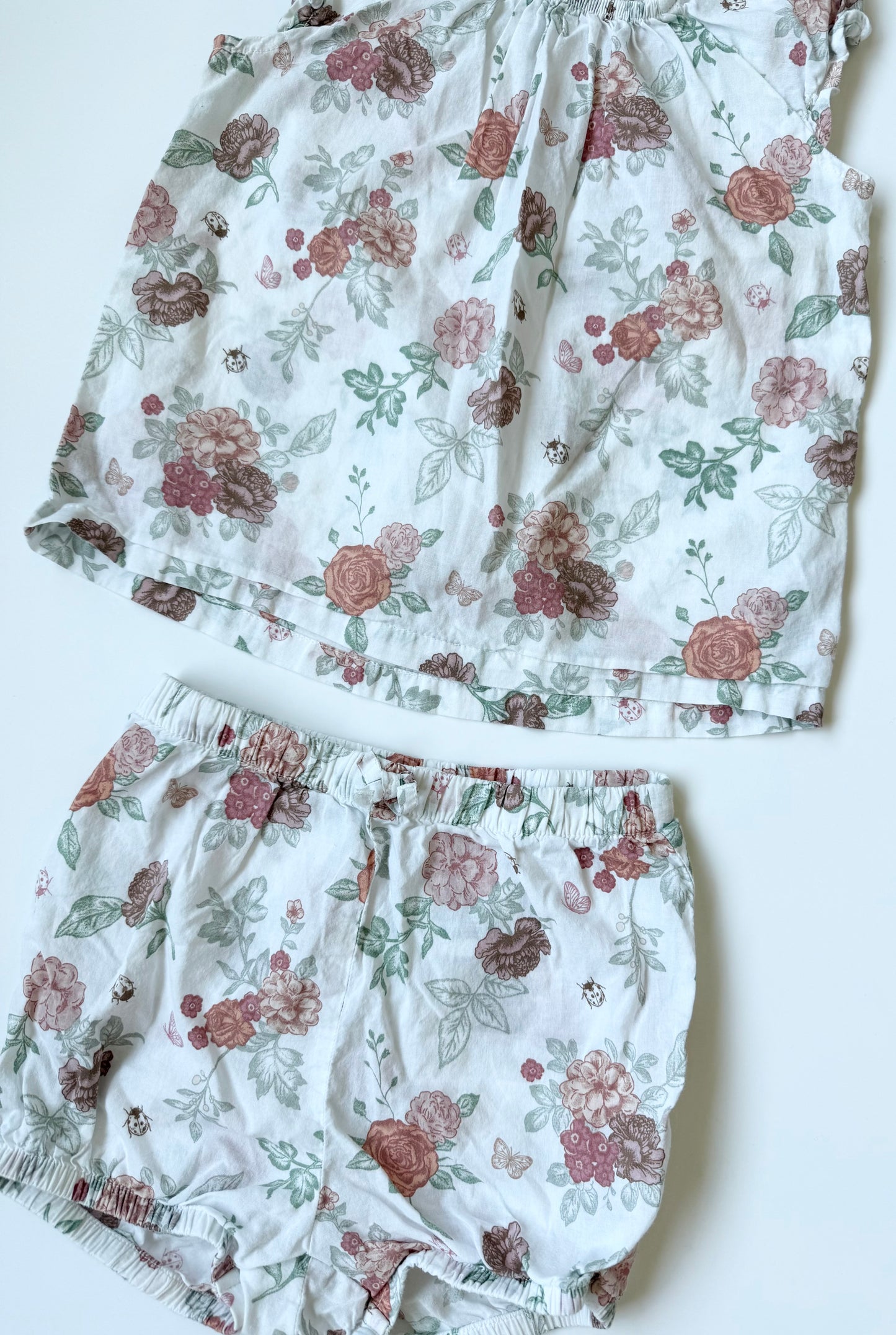 H&M White & Antique Floral Short Sleeve & Bloomer Shorts Set (18-24 Months)