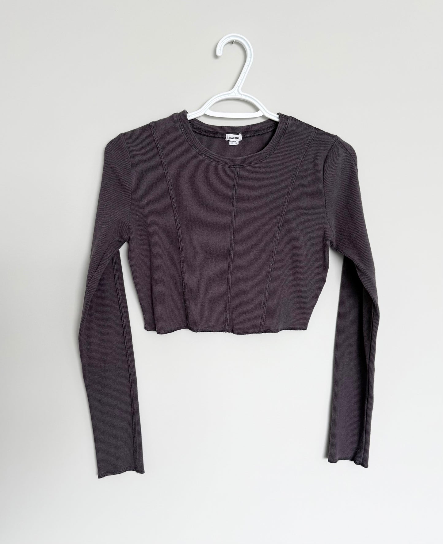 Women’s Garage Grey Ribbed Cropped Fitted Long Sleeve (Medium)