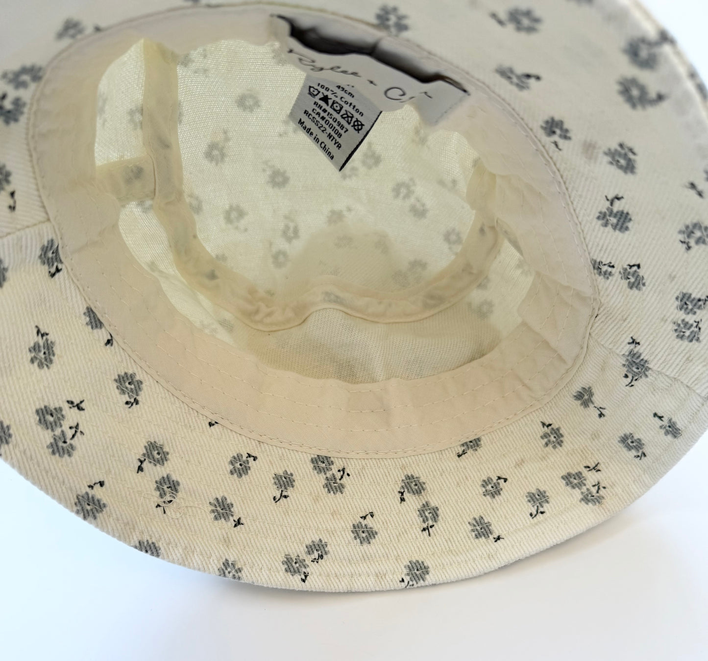 Rylee & Cru Off White & Dainty Blue Flowers Jean Bucket Hat (49CM)