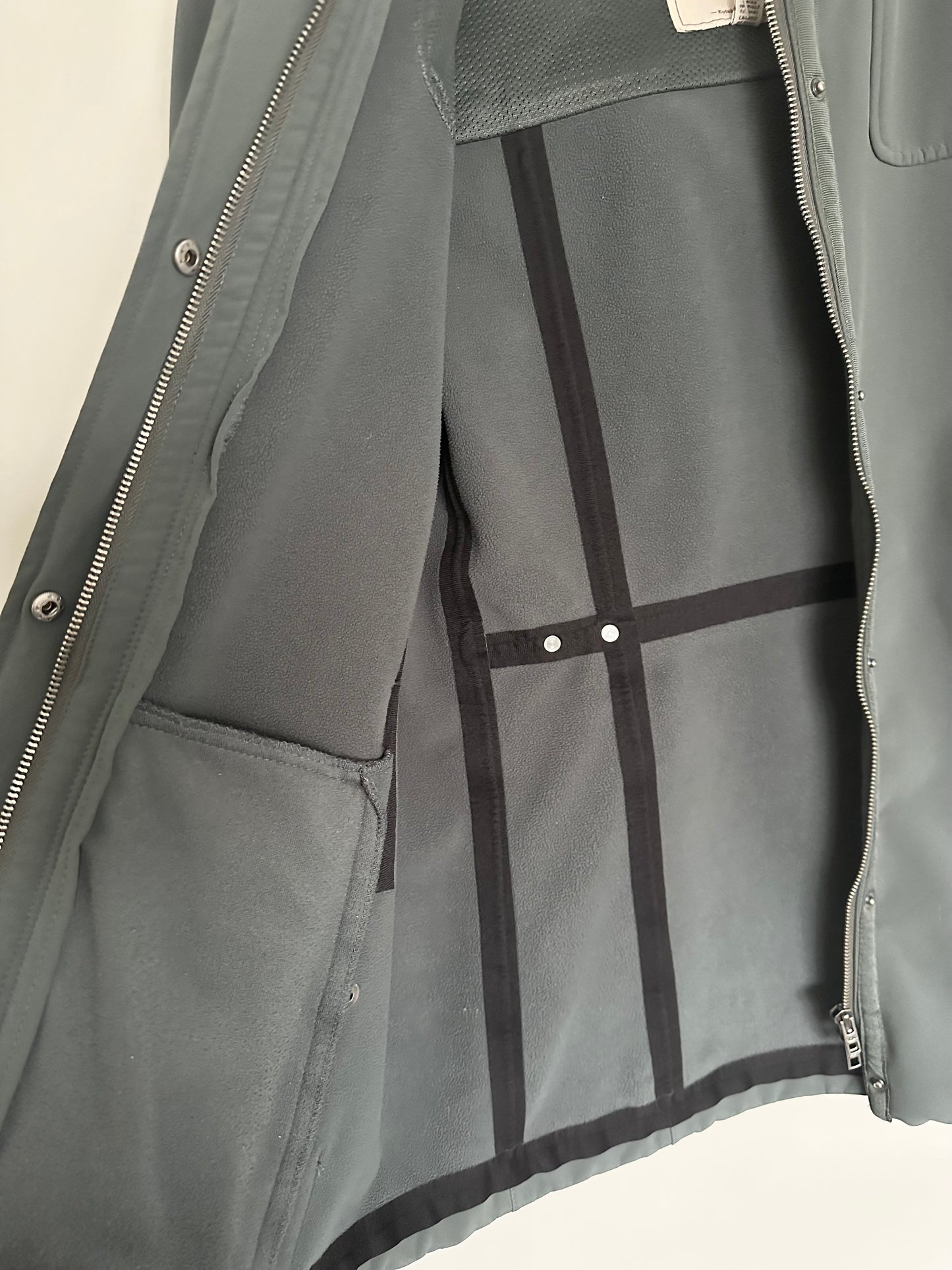 Women’s Roots Jacket (Medium)