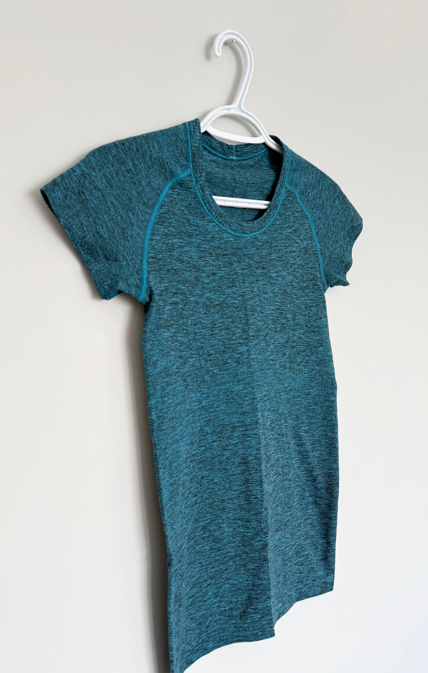 Women’s Lululemon Swiftly Tech Short Sleeve Crew in Capri Black (2-4)