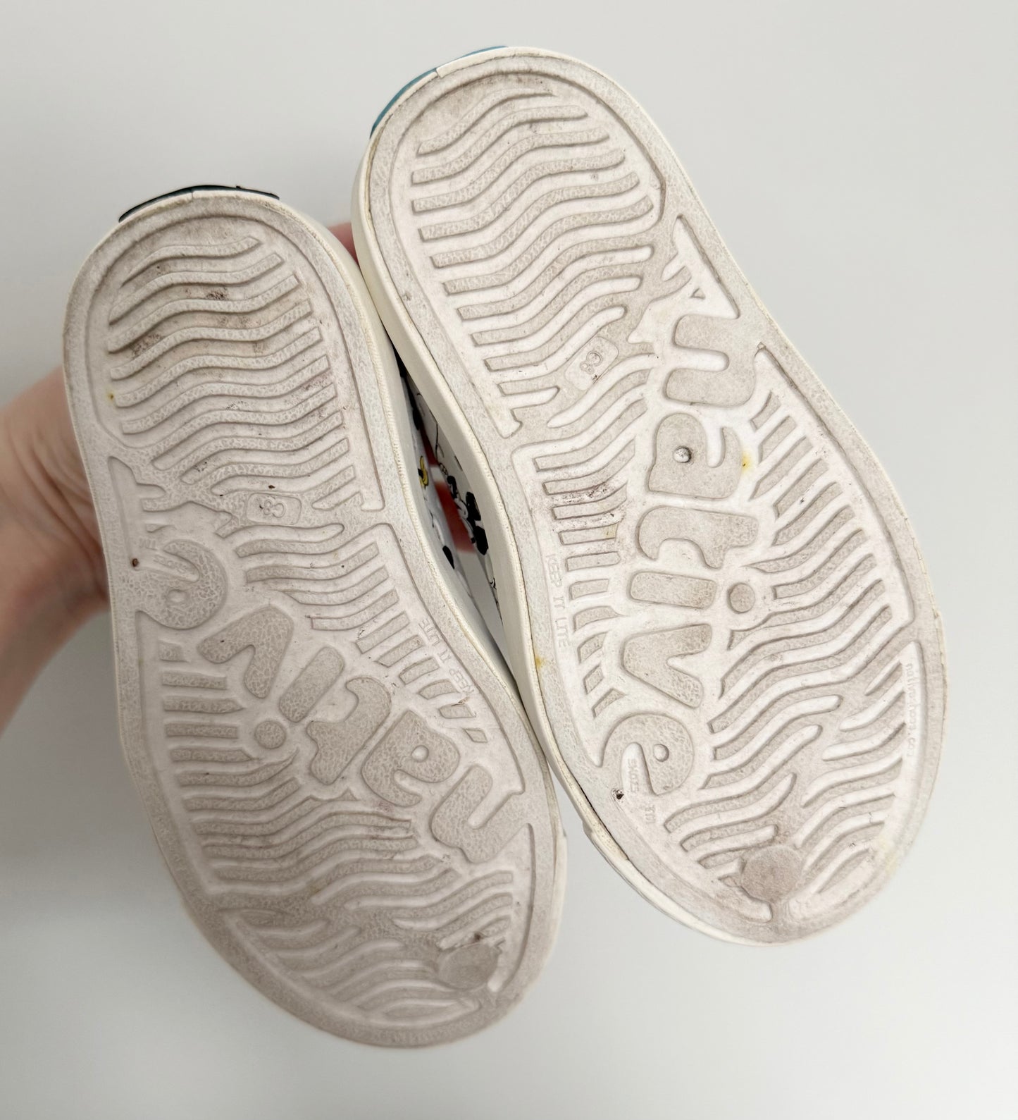 Native x Disney White Mickey Mouse Jefferson Slip Ons (8)