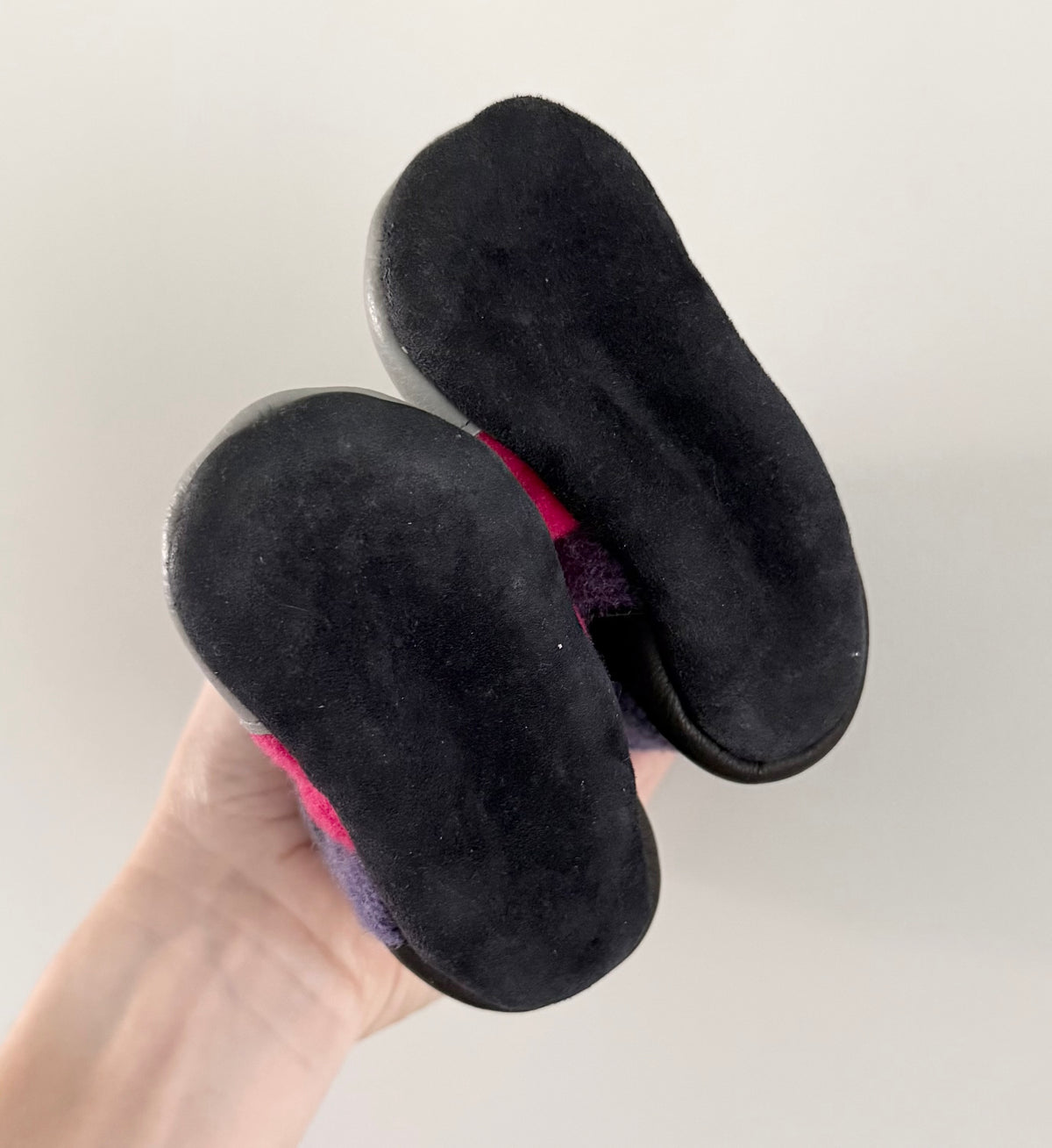Nooks Purple & Pink Heart Wool Booties (4)