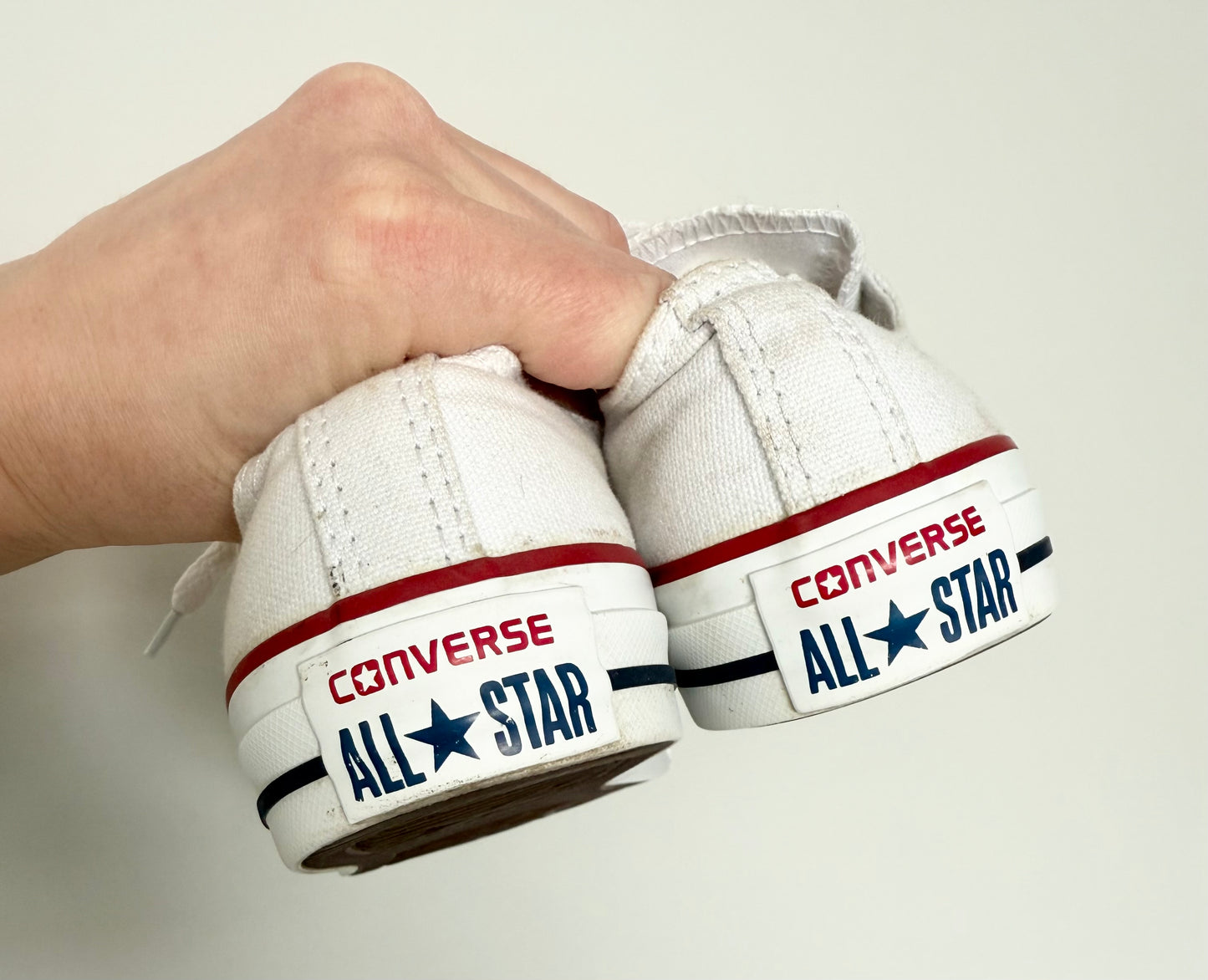 Unisex Converse Chuck Taylor All Star White Sneakers (W7/M5)