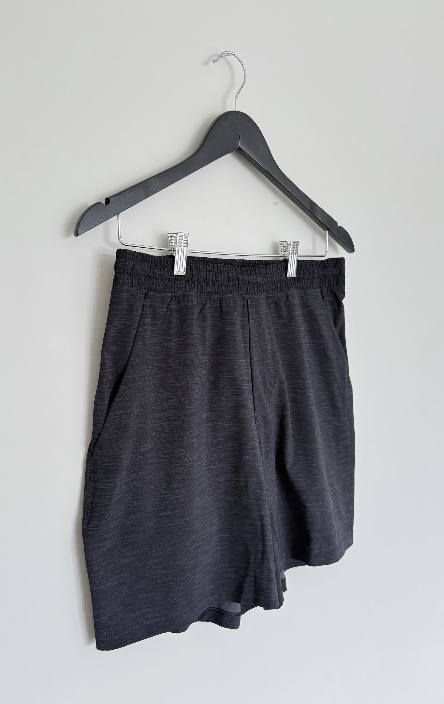 Unisex Lululemon Pace Breaker Shorts in Heathered Black/Grey (Medium)