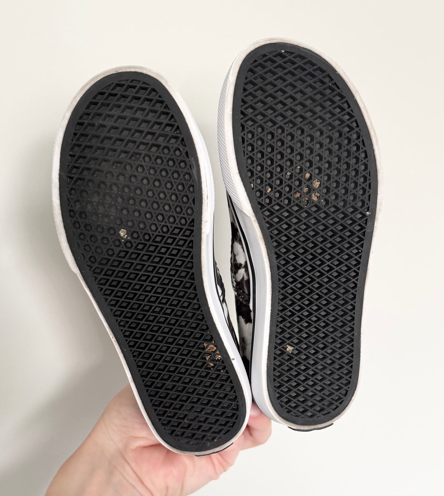 Vans Black & White Floral Lace Up Sneakers (11)