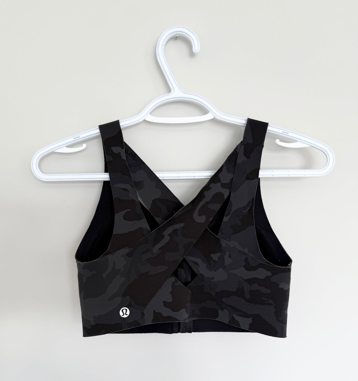 Women’s Lululemon Enlite Bra Zip Front in Incognito Multi Grey Camo (32D)