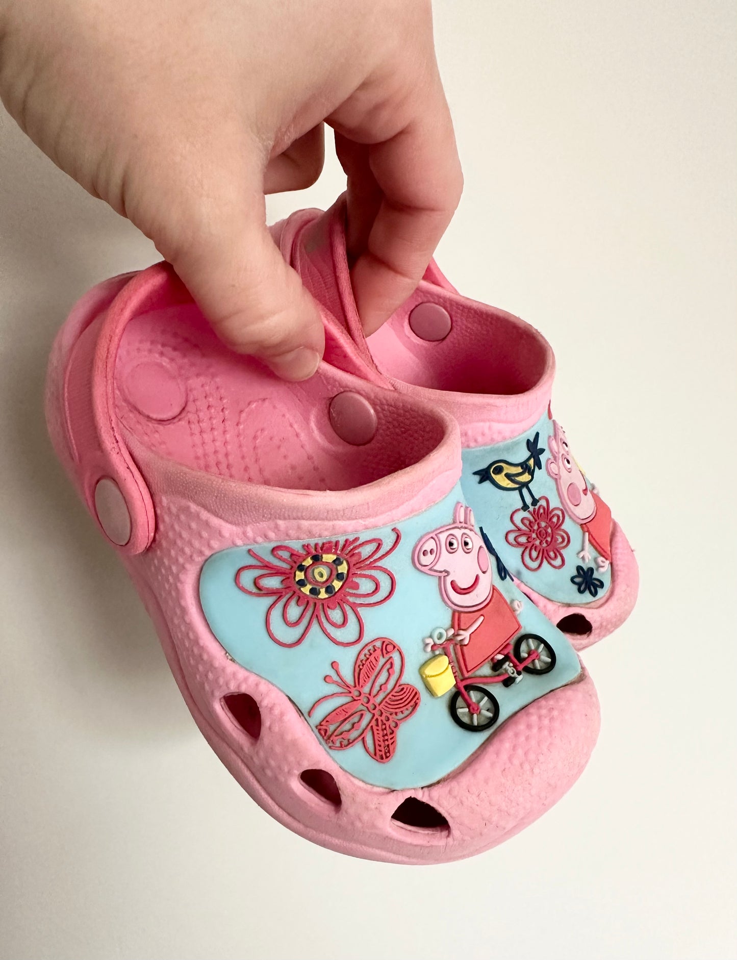 Black & White Peppa Pig Slip Ons (6)