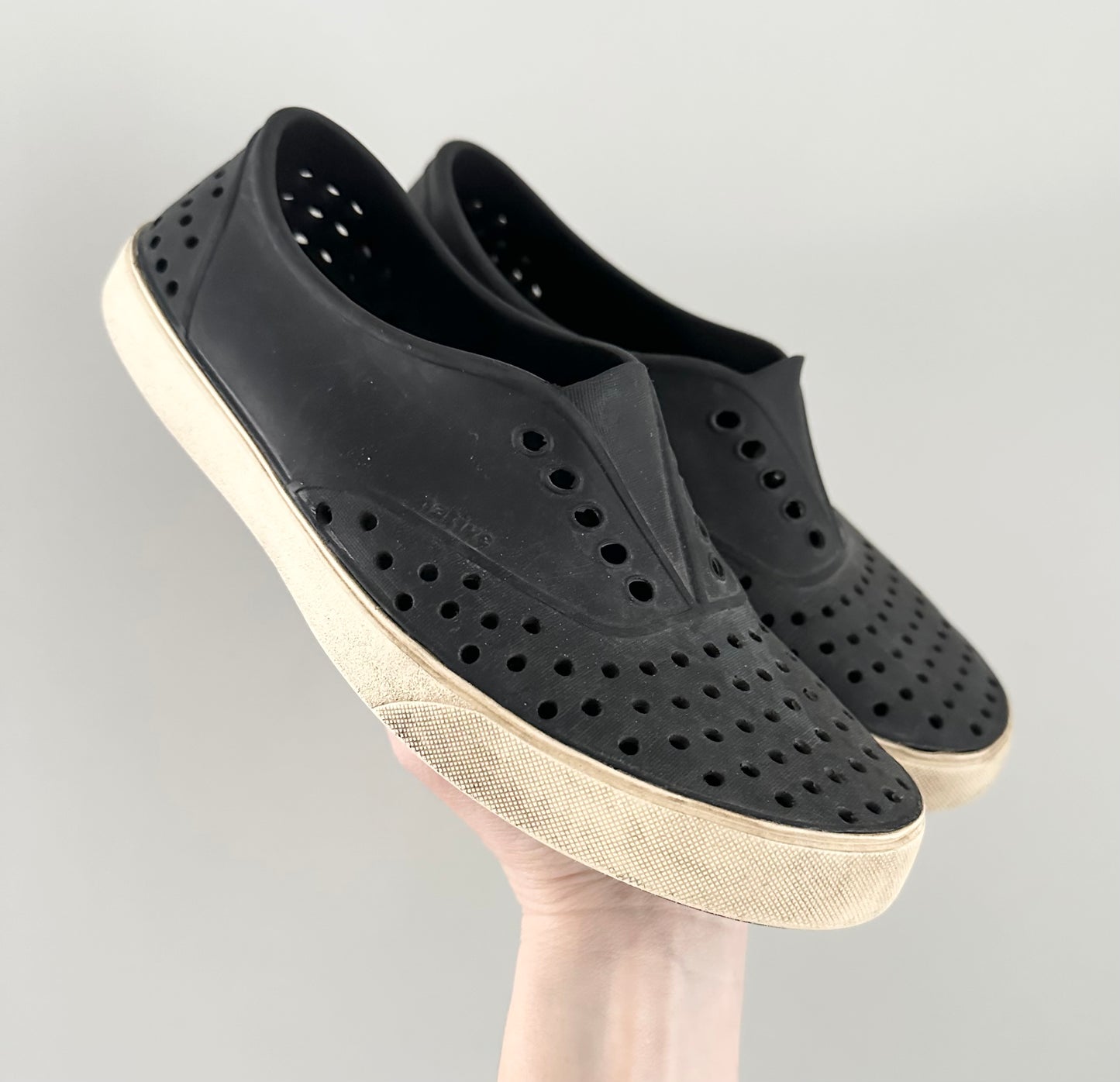 Unisex Native Jericho Slip On Shoes in Jiffy Black (W7/M5)