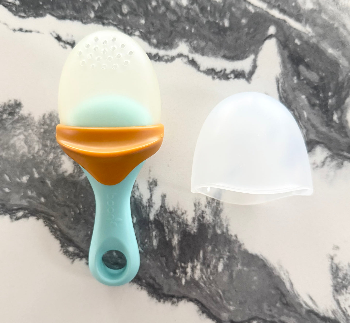 Boon Pulp Silicone Feeder - Light Blue & Gold