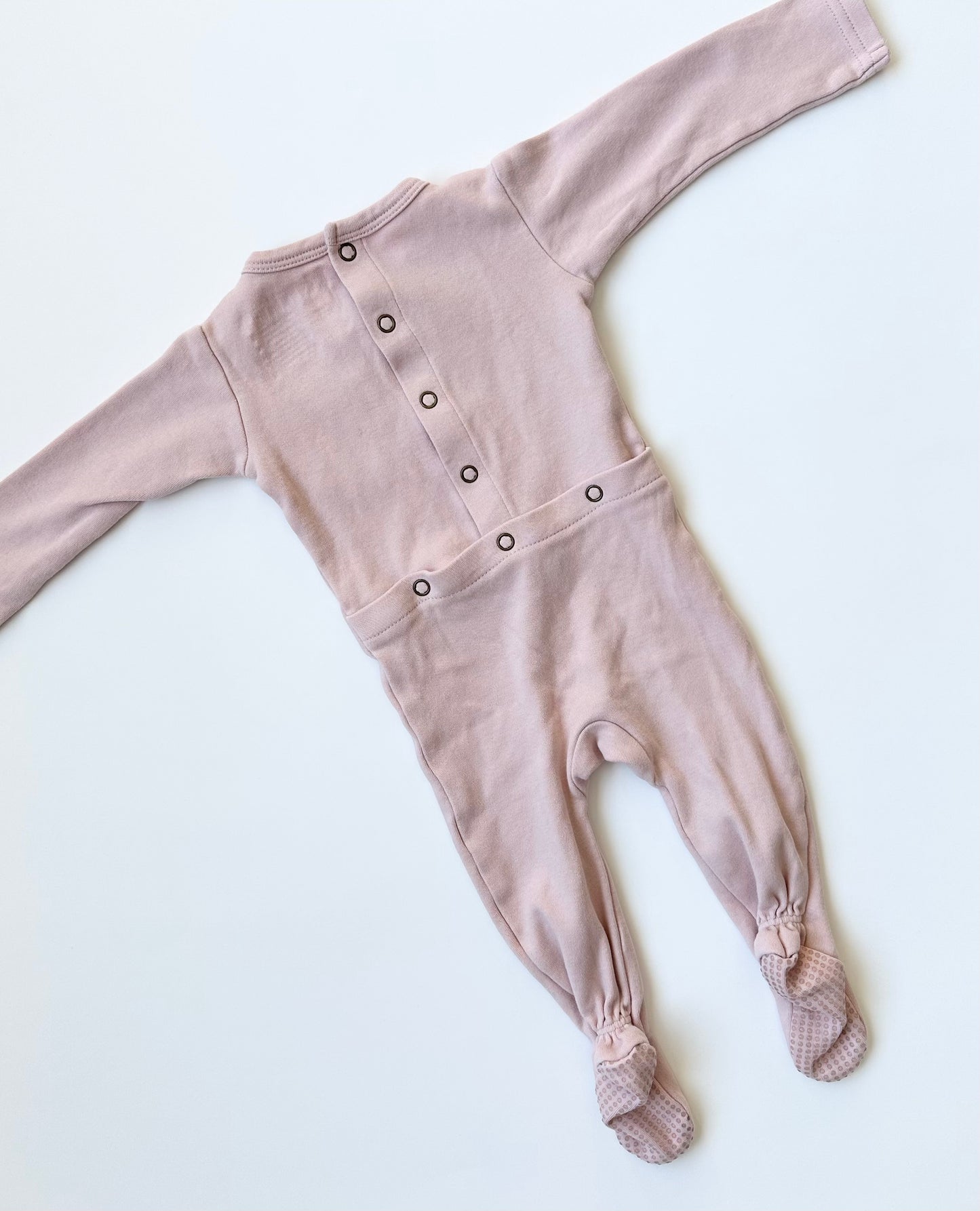 L’oved Baby V-Neck Footie Sleeper in Rosewater (3-6 Months)