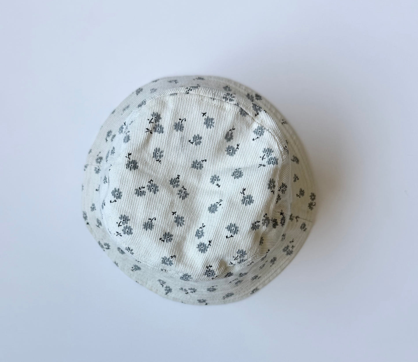 Rylee & Cru Off White & Dainty Blue Flowers Jean Bucket Hat (49CM)