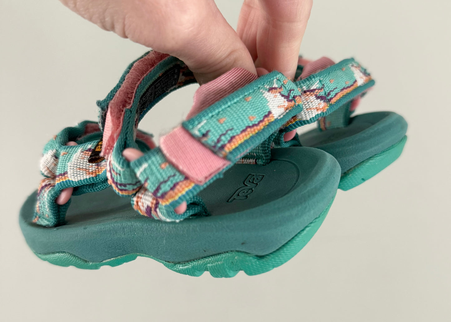 Teva Turquoise & Pink Unicorn Hurricane XLT 2 Velcro Strap Sandals (5)