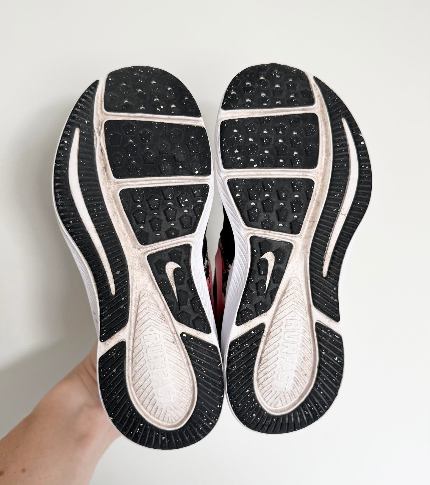 Nike Star Runner 2 Black Vintage Floral Stretch Lace & Velcro Sneakers (11)