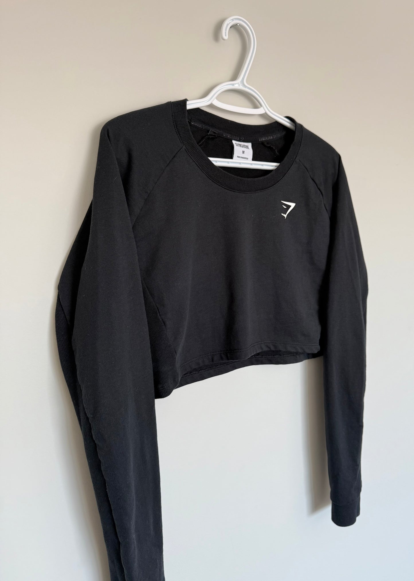 Women’s Gymshark Training Cropped Sweater in Black (Medium)