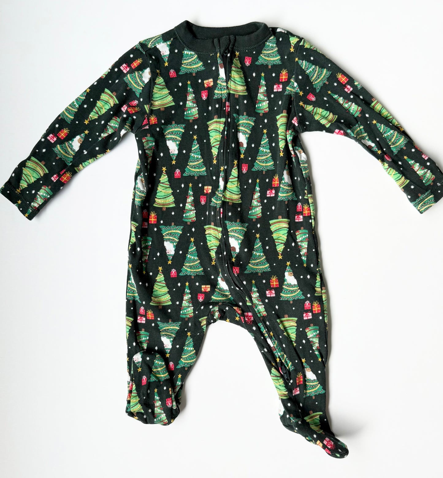 Old Navy Green Christmas Trees Sleeper (6-9 Months)