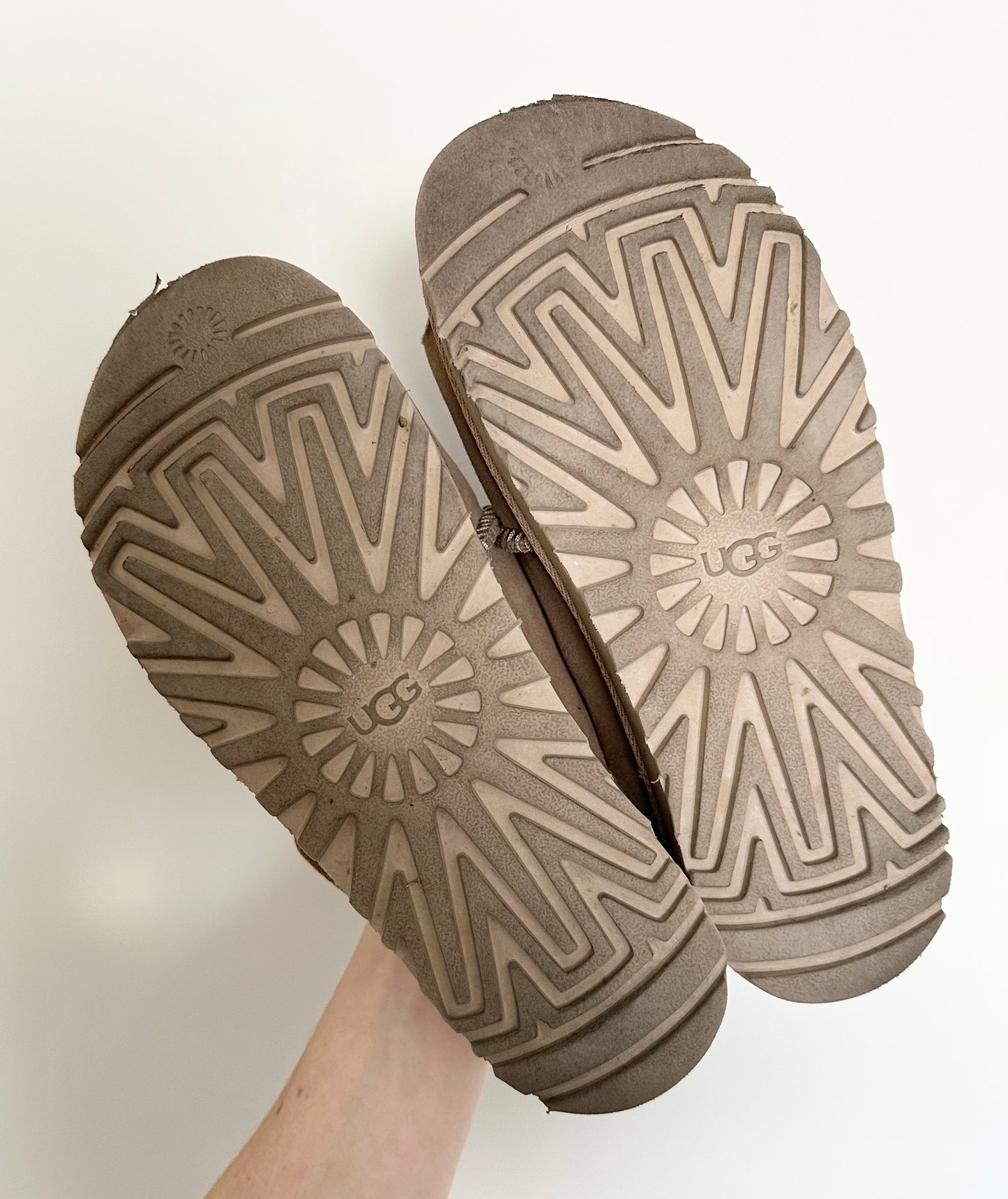 Women’s UGG Goldenstar Hi Slide - Sand (8.5)