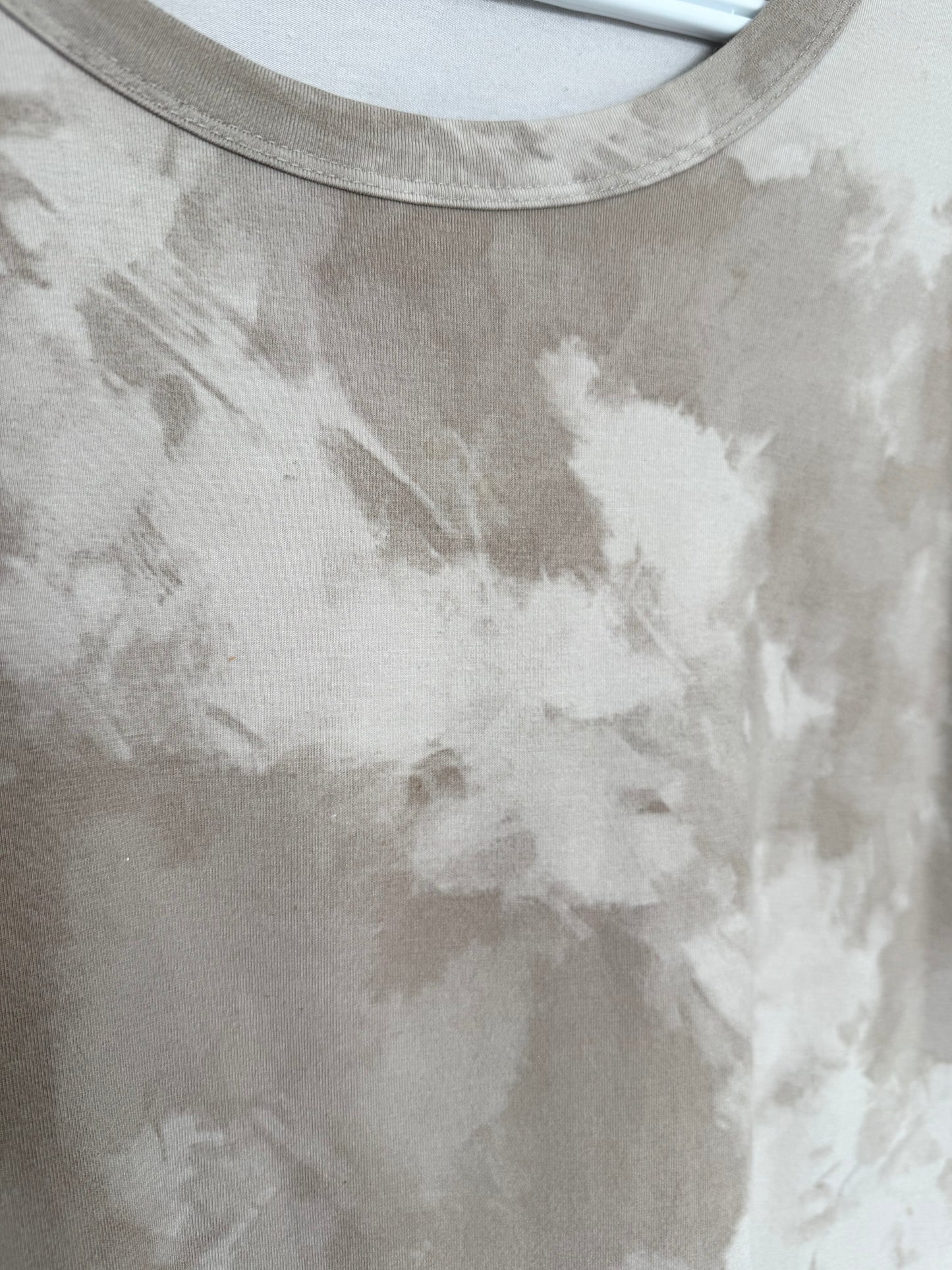 Women’s Jax & Lennon Staple Short Sleeve in Sandstorm (Large)