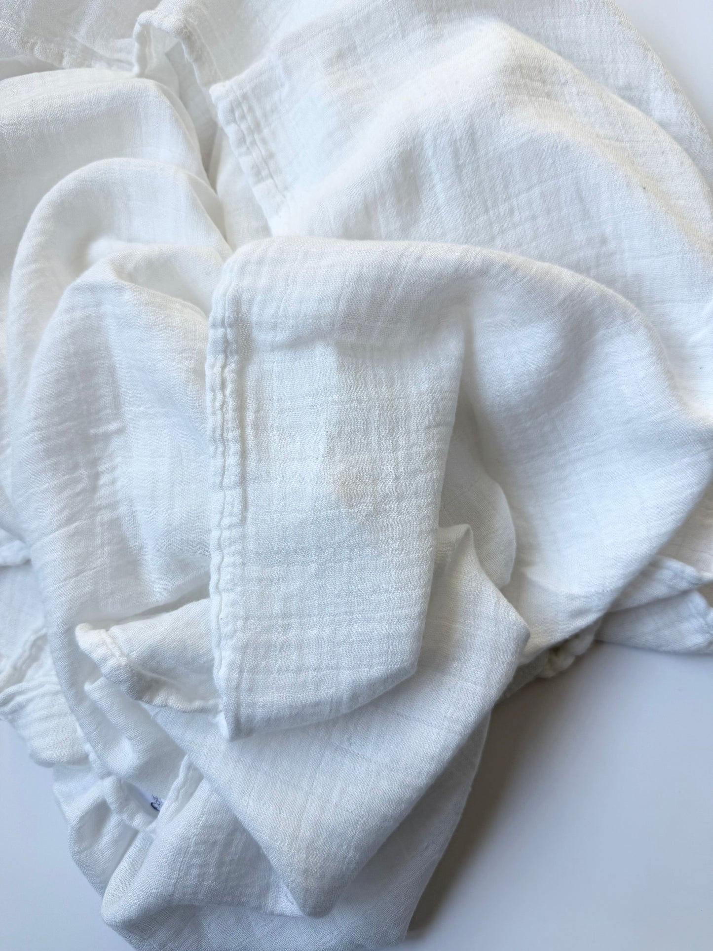Momcozy White Muslin Bamboo Swaddle Blanket
