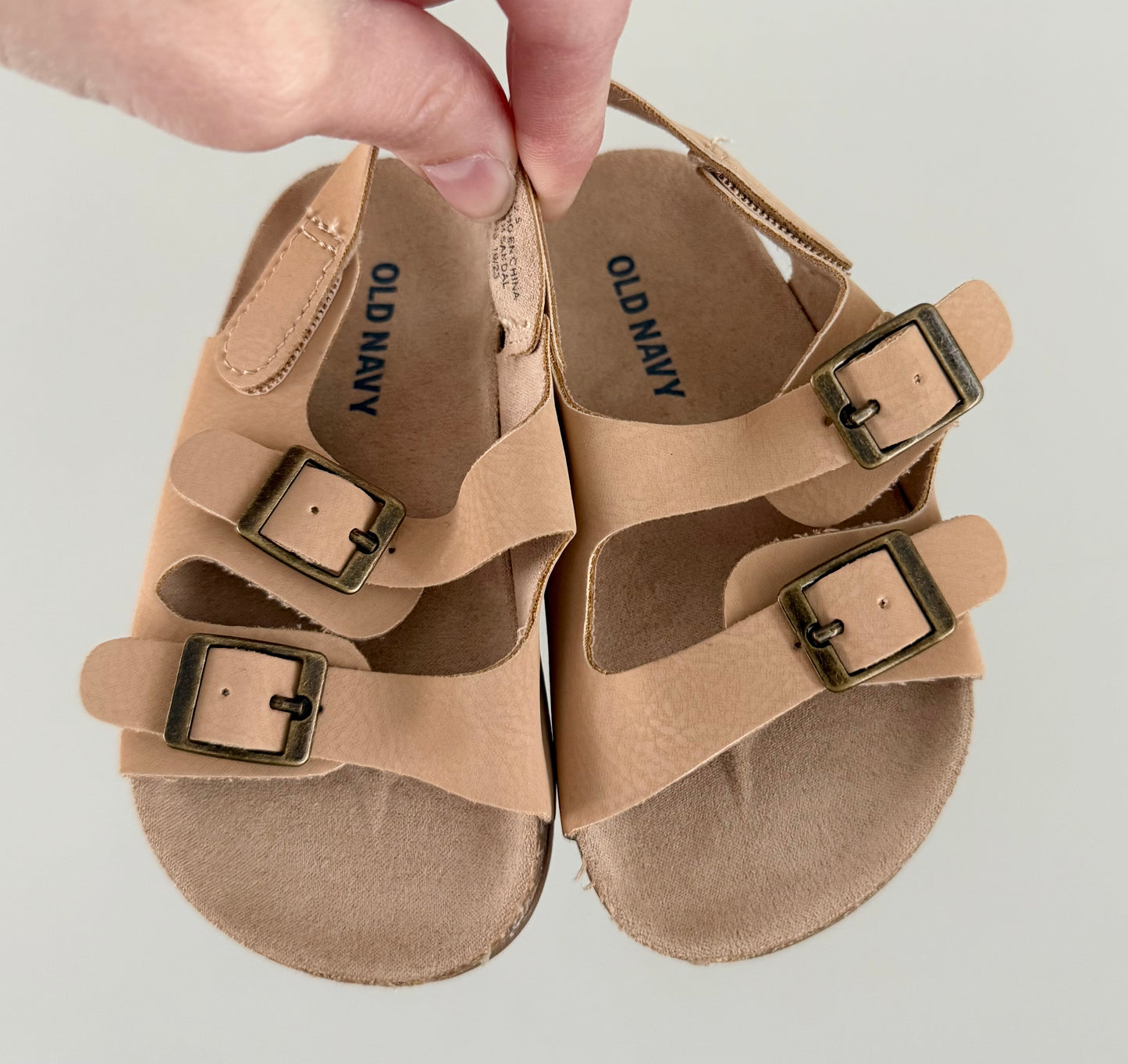 Old Navy Beige Sandals (2.5)