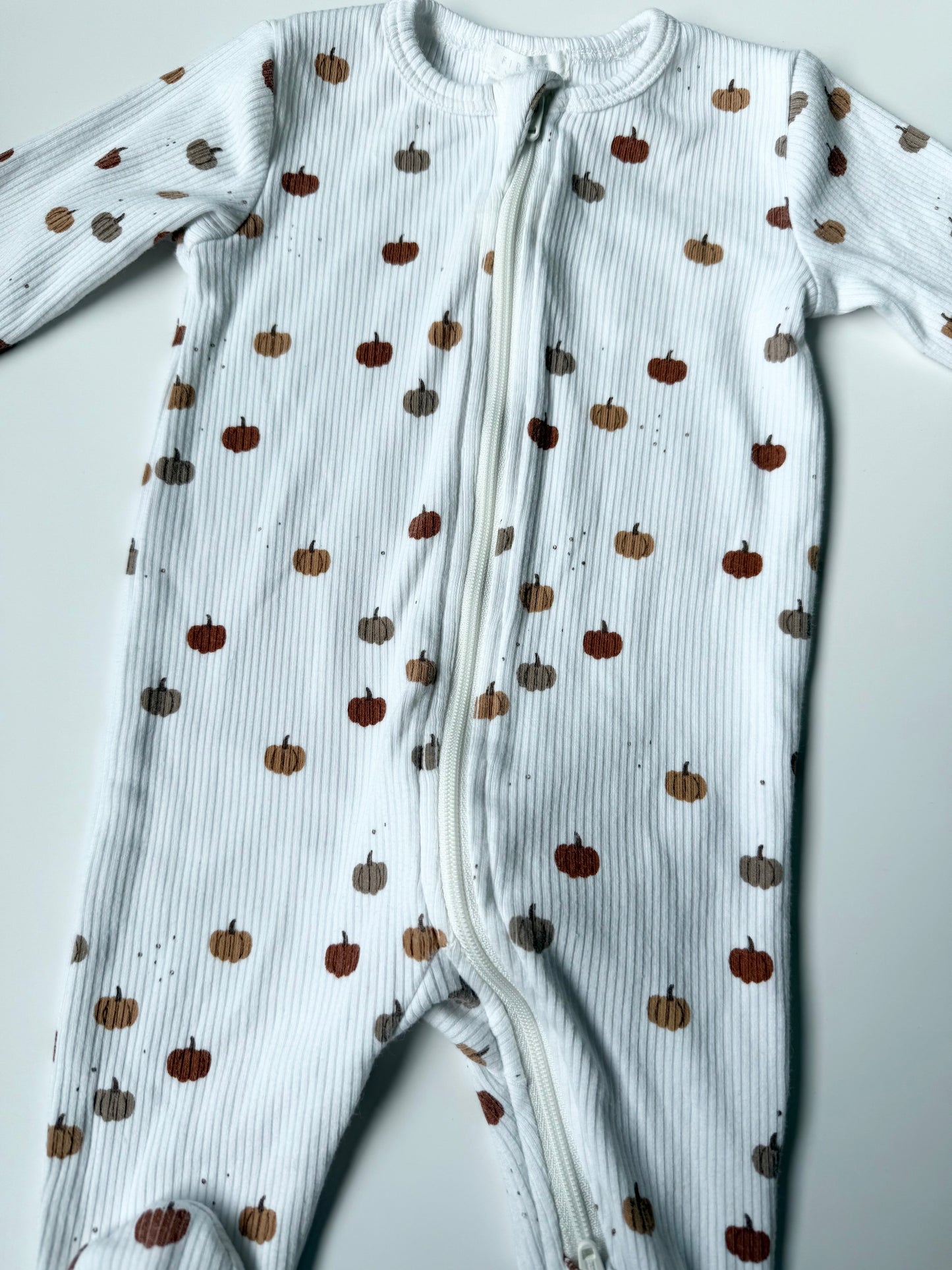 Firsts by Petit Lem White Ribbed Pumpkin Sleeper (3 Months)