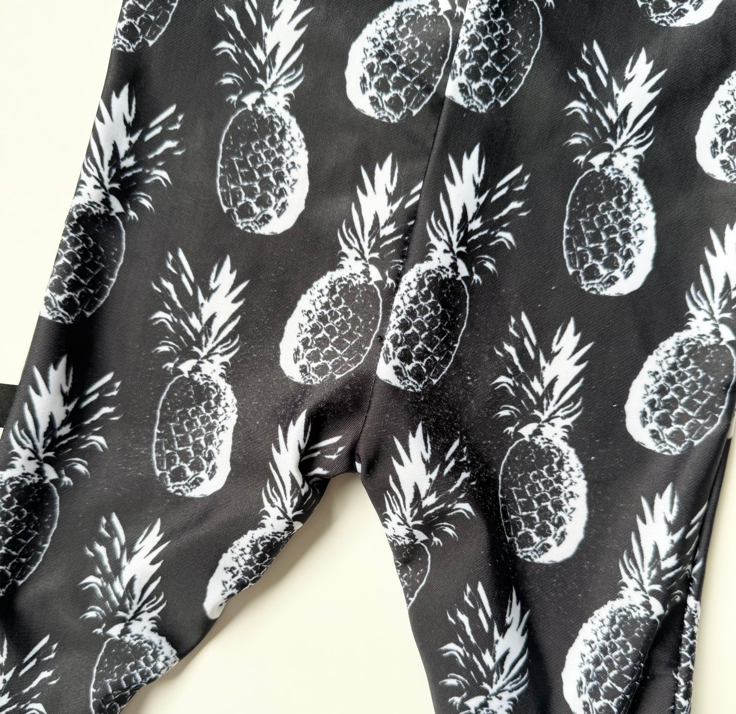 Honeysuckle Swim Co. Black & White Pineapples Full Rashguard One Piece (6-12 Months)