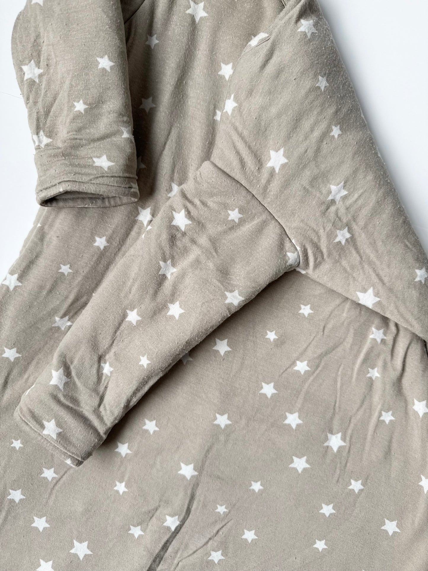 Gunamuna Beige & White Stars Long Sleeve Sleep Sack (3-9 Months)