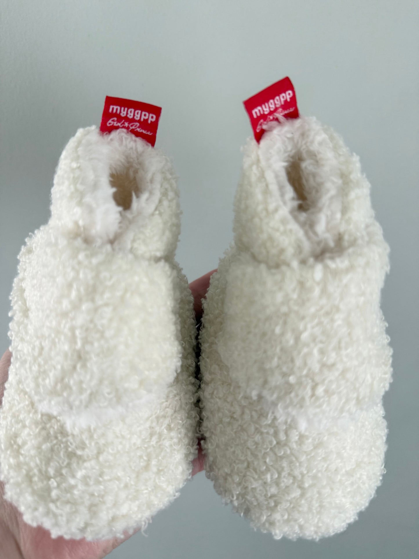 Myggpp White Sherpa Booties (1)
