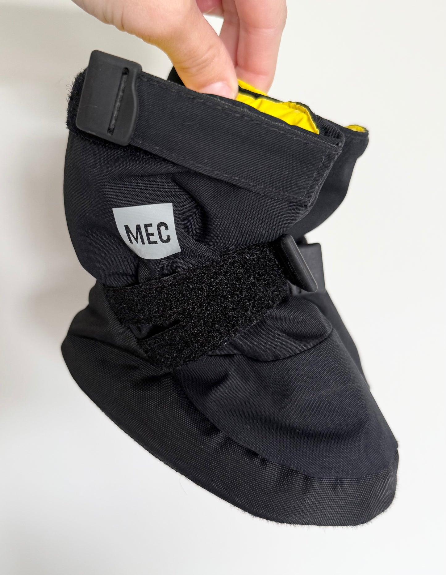MEC Black Toaster Booties (Medium)