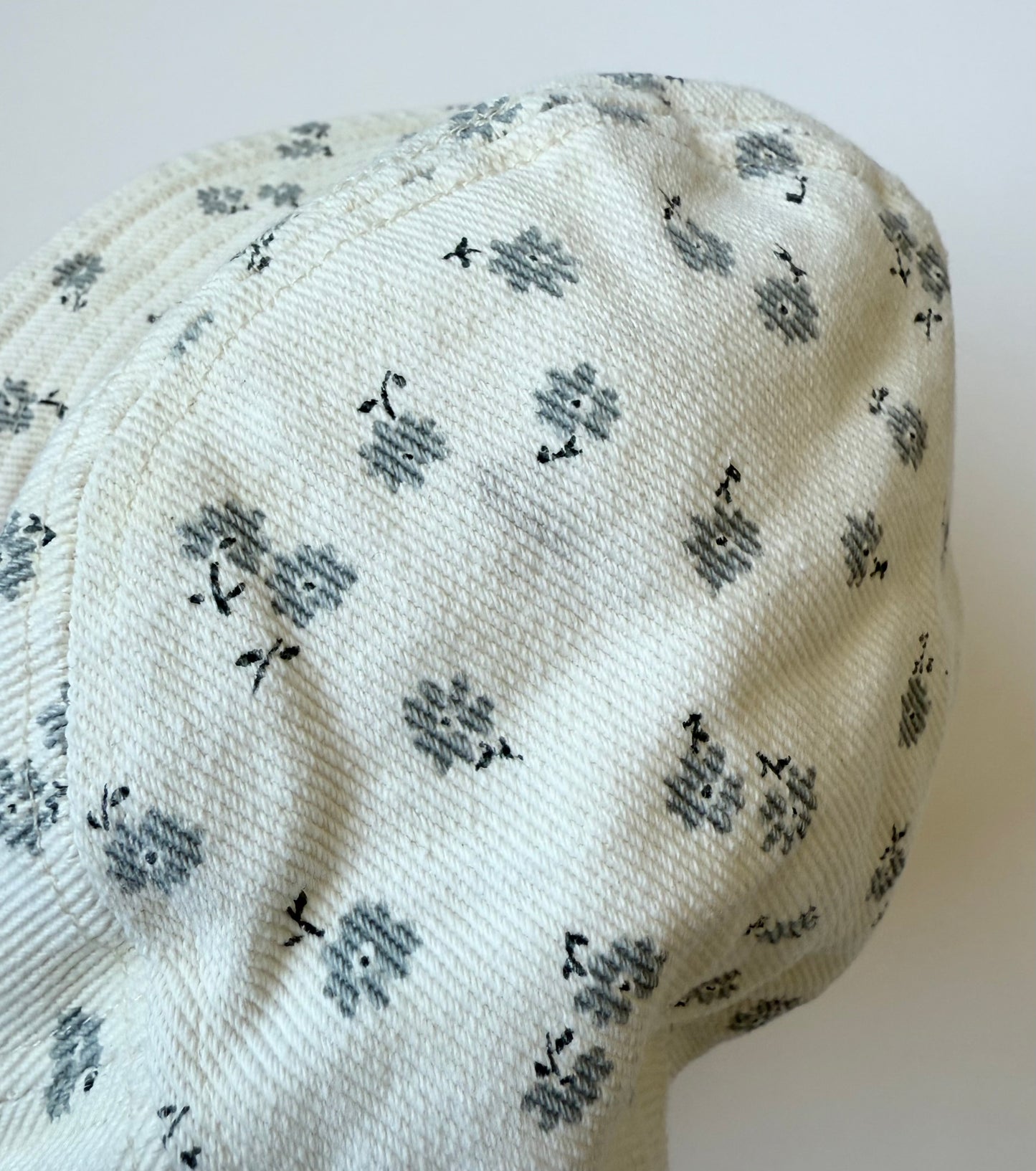 Rylee & Cru Off White & Dainty Blue Flowers Jean Bucket Hat (49CM)