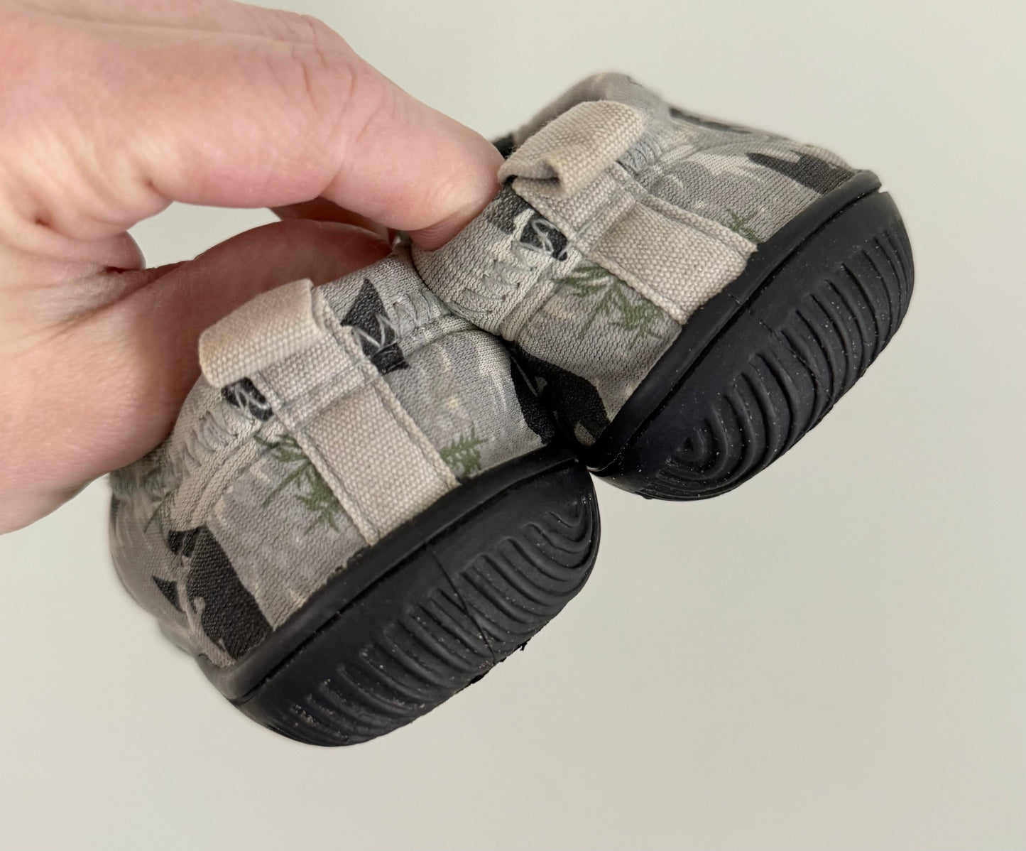 Jan & Jul Grey Forest & Bears Water Shoes (7)