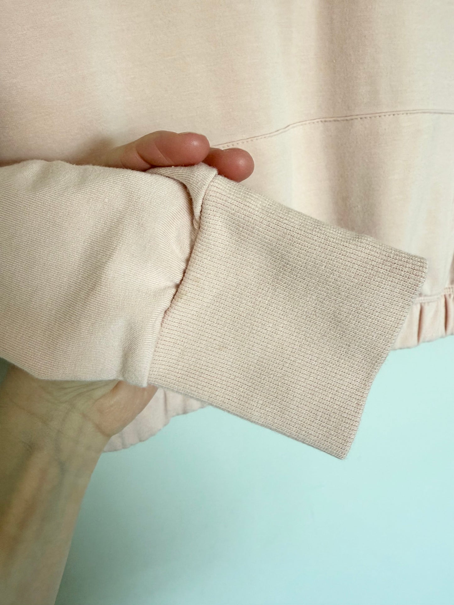 Women’s Gymshark Training Pippa Pullover in Light Pink (Medium)