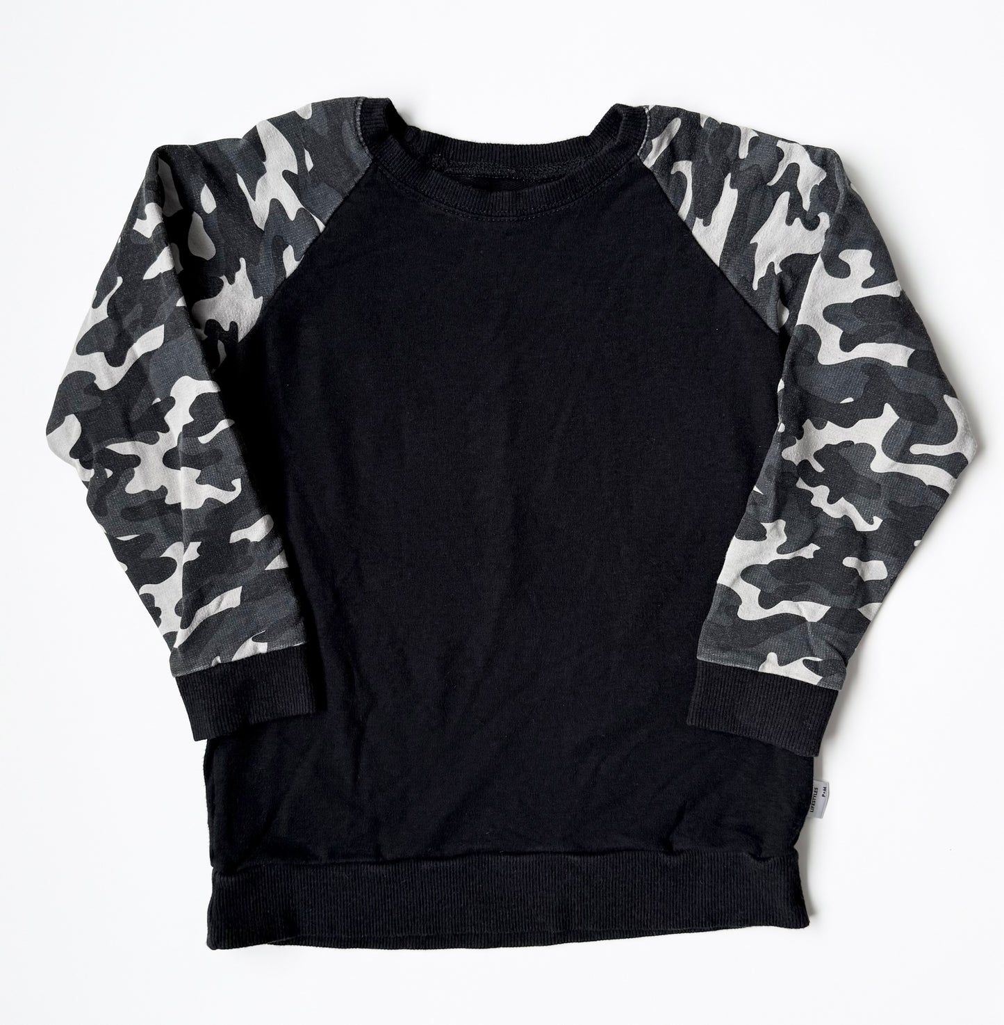 Portage & Main Black Camouflage Pullover (5/6T)
