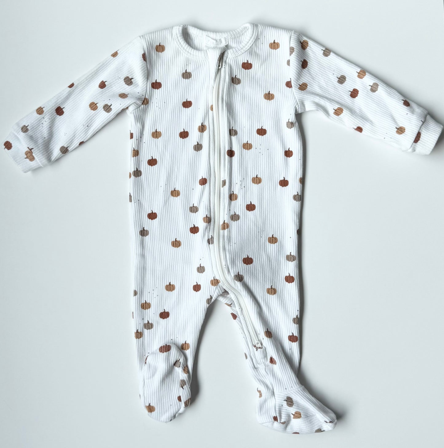 Firsts by Petit Lem White Ribbed Pumpkin Sleeper (3 Months)