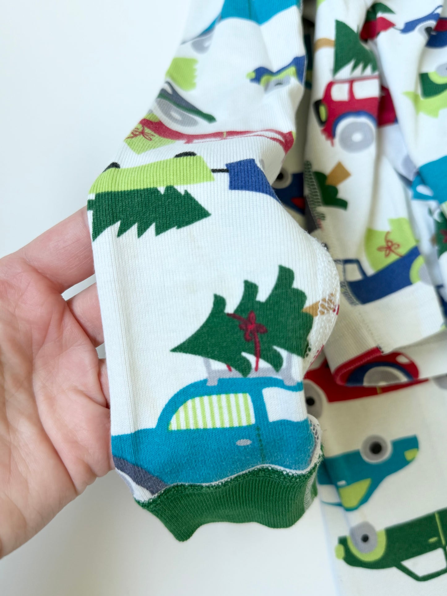 Hanna Andersson Christmas Cars Two Piece PJ Set (5T)