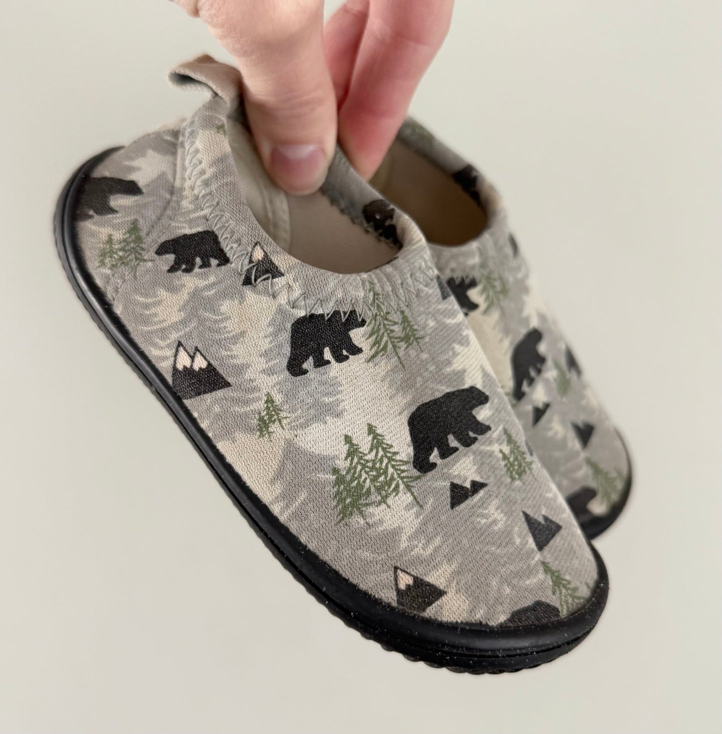 Jan & Jul Grey Forest & Bears Water Shoes (7)