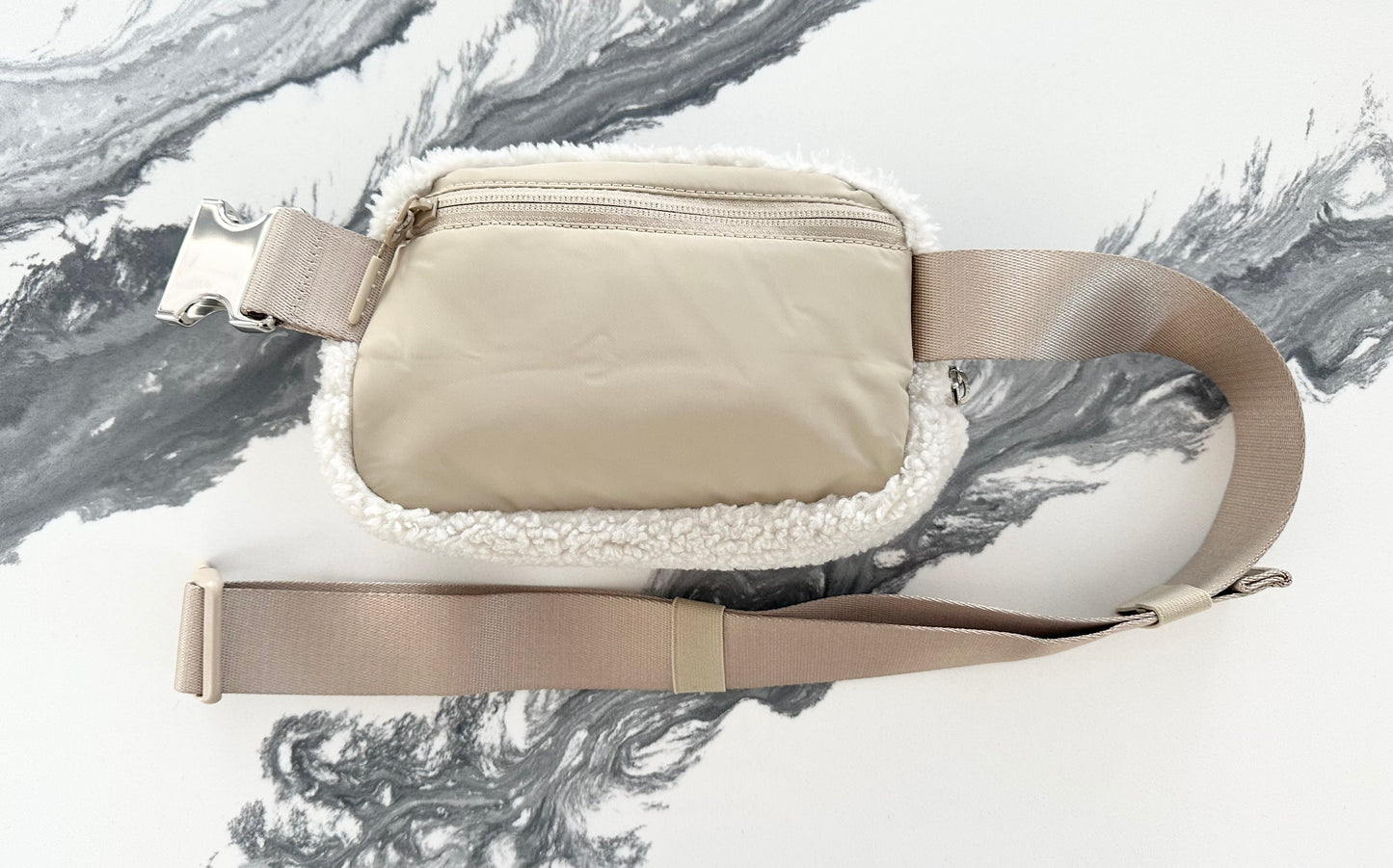 Lululemon Everywhere Belt Bag Fleece 1L - Sherpa Light Ivory & Silver Hardware