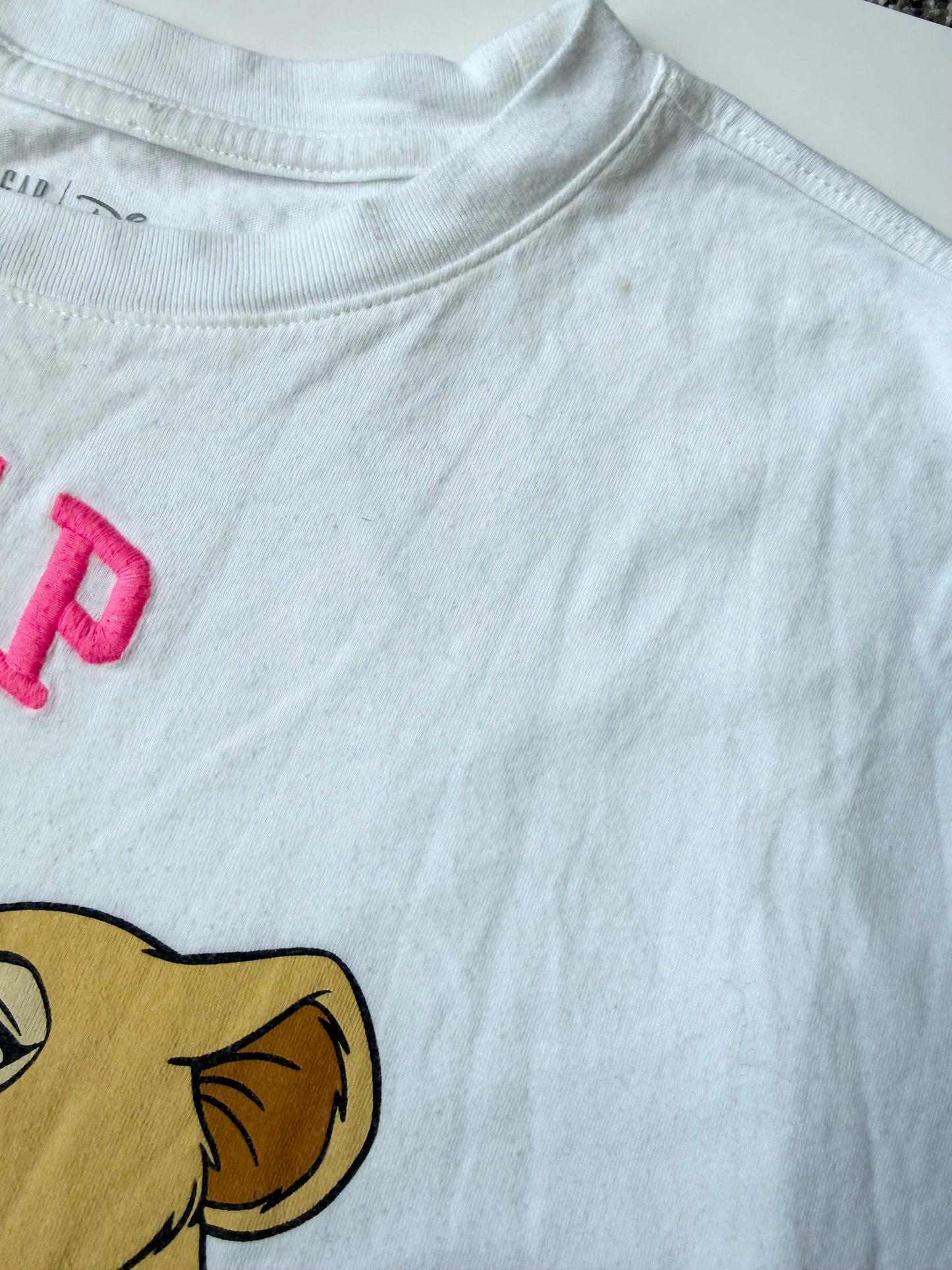 Gap Kids x Disney The Lion King White & Pink Simba/Nala Cropped T-Shirt (12 Years)