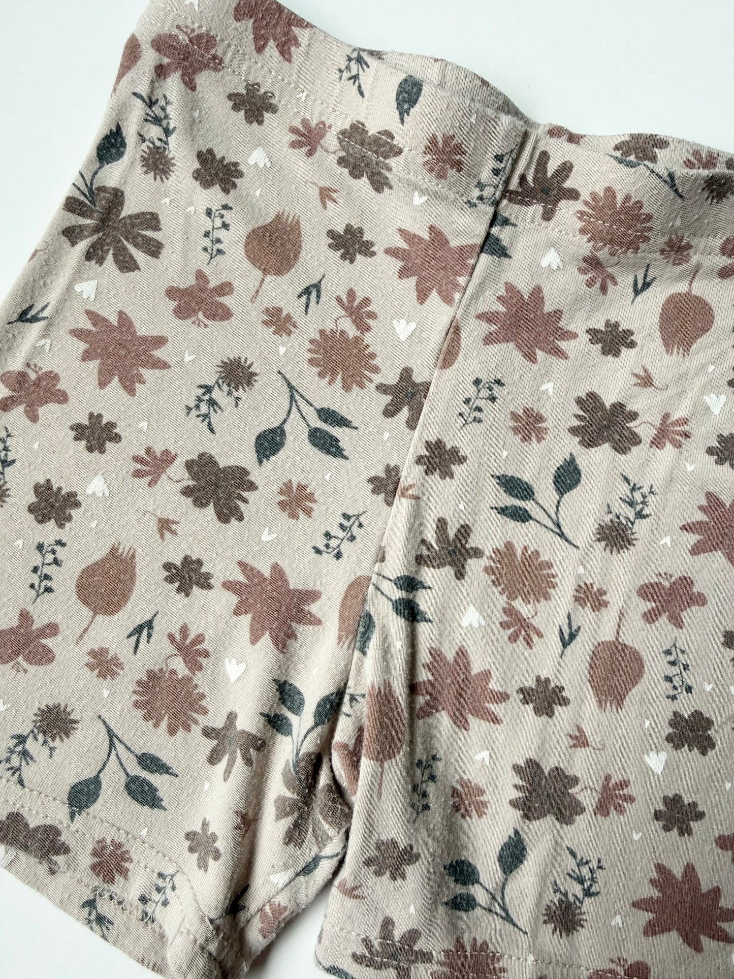 Tiny Button Apparel Beige Floral Biker Shorts (4/5T)