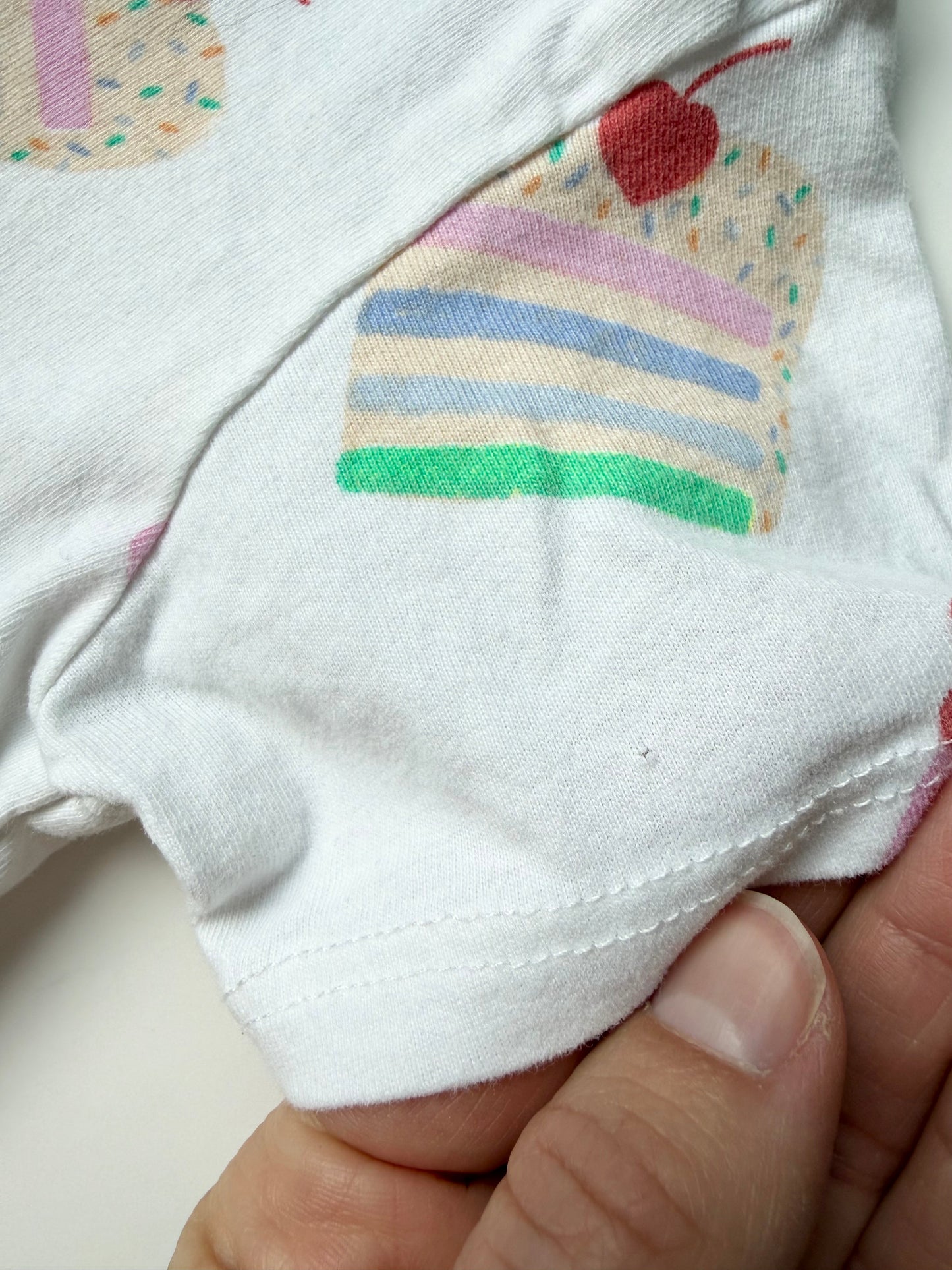 Zara White Colorful Cupcakes T-Shirt (3-4 Years)