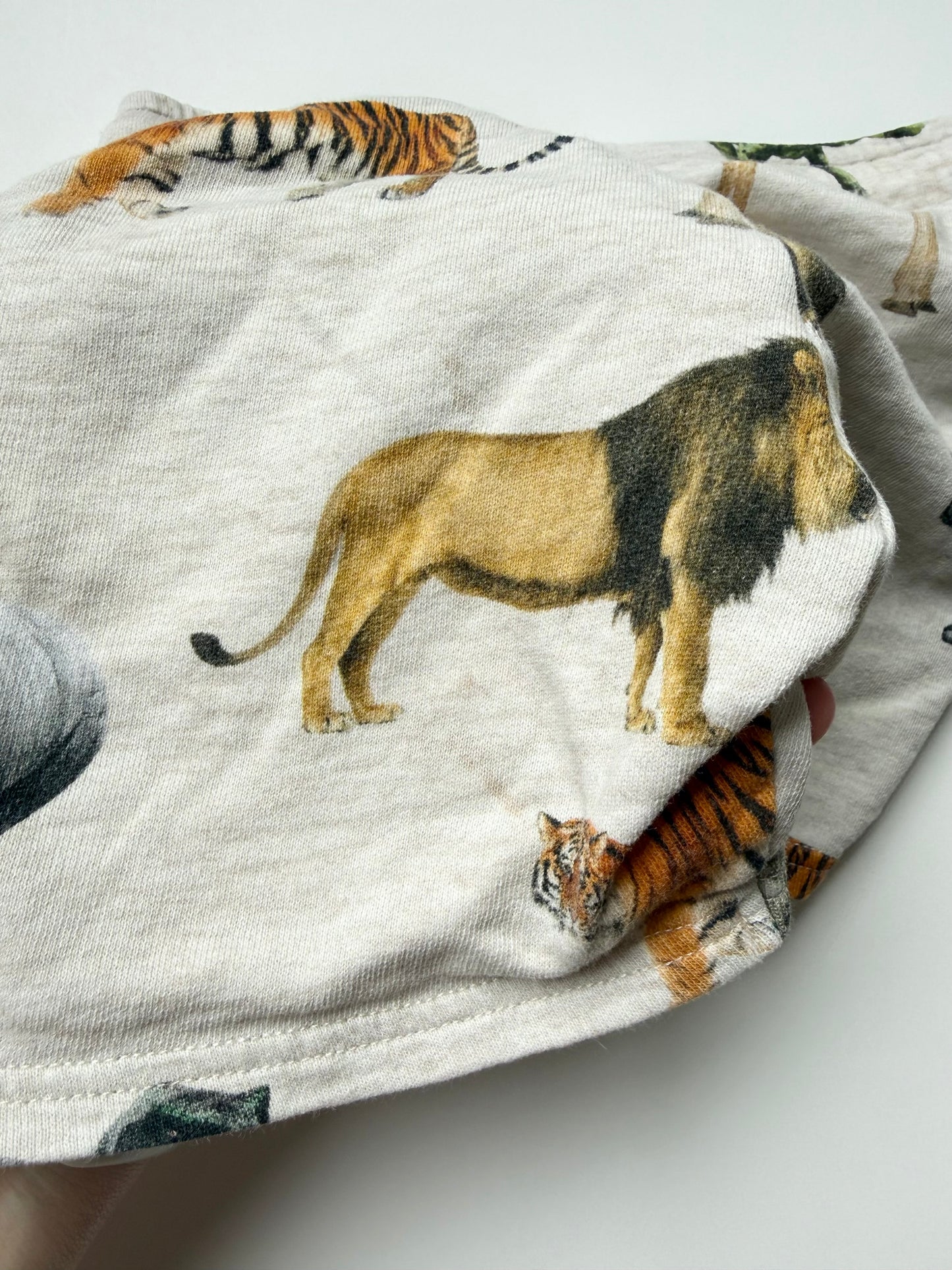H&M Light Grey Dinos & Animals Shorts (2-3 Years)