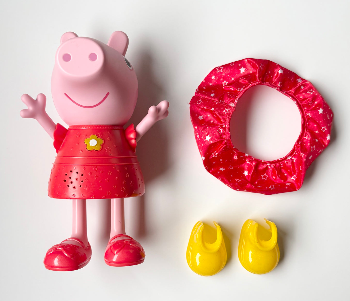 Peppa Pig Peppa’s Muddy Puddles Party Singing and Dancing Doll