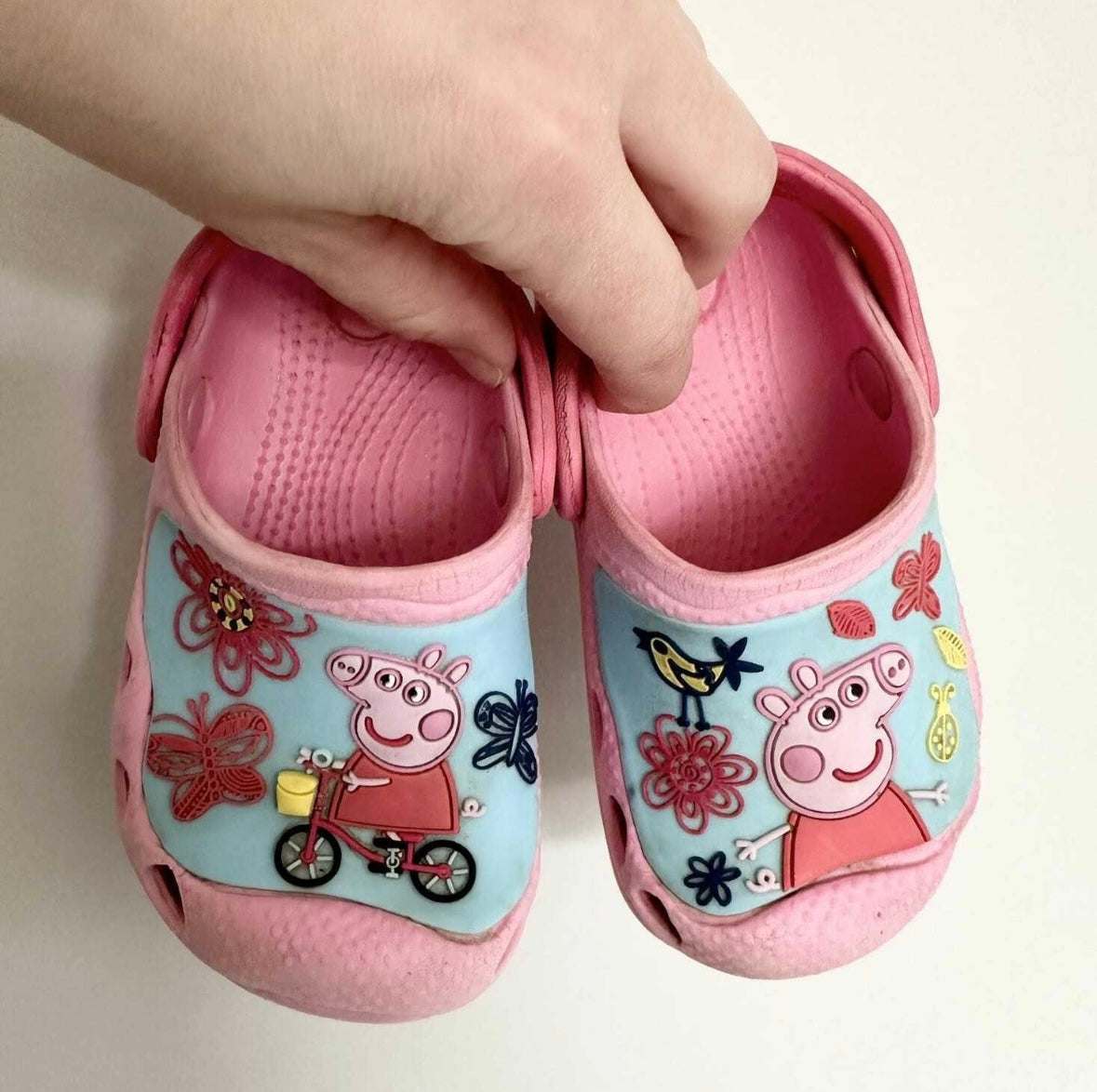 Black & White Peppa Pig Slip Ons (6)