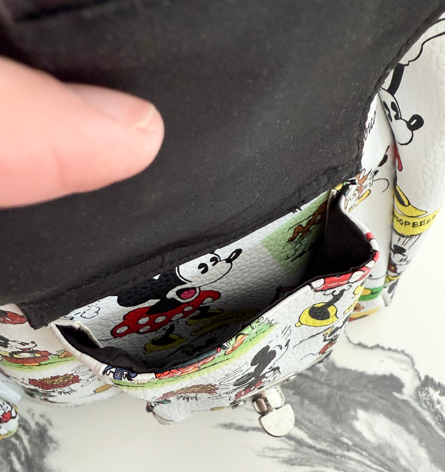 Disney Parks White Old School Mickey & Minnie Comic Strip Handbag